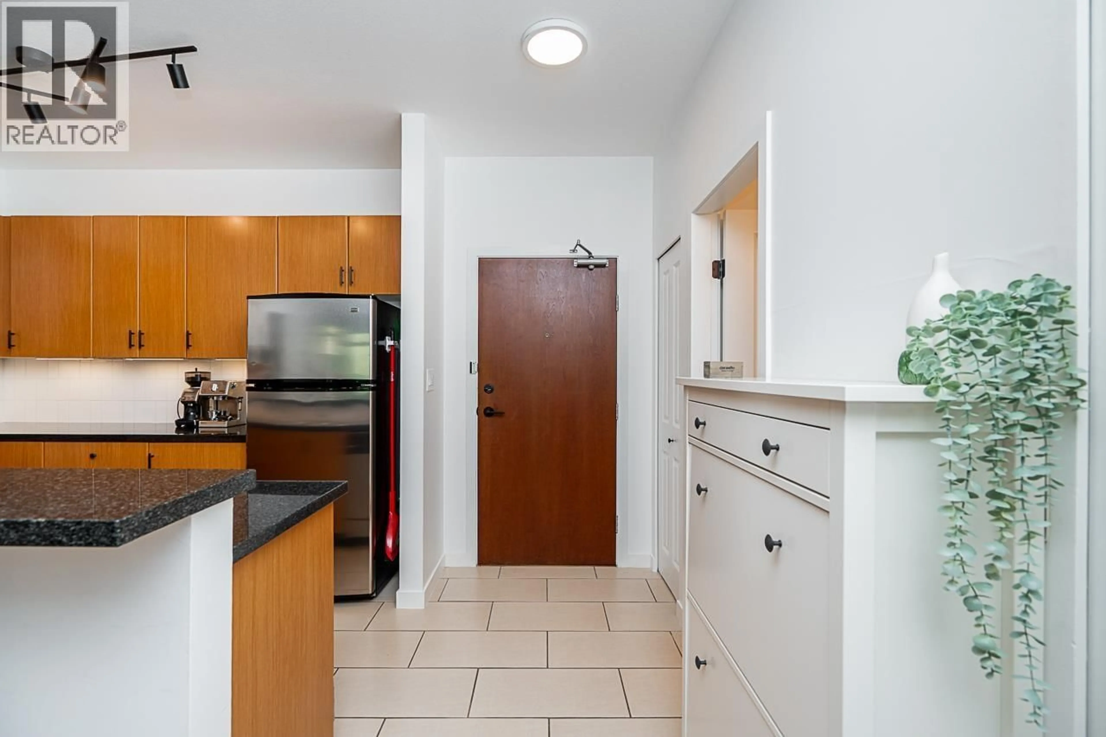 Standard kitchen, ceramic/tile floor for 221 - 100 CAPILANO ROAD, Port Moody British Columbia V3H5M9