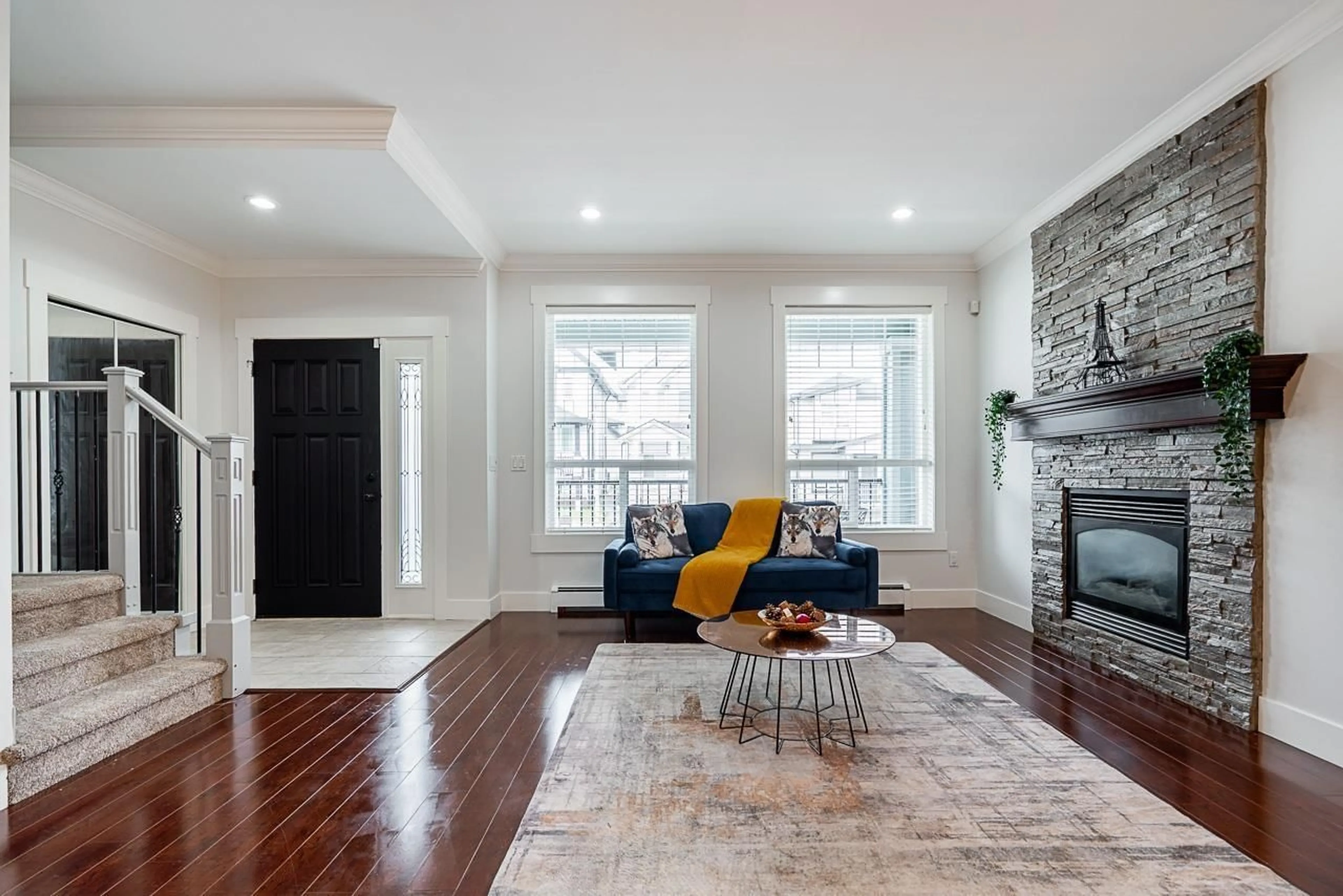 Living room with furniture, unknown for 6222 148TH, Surrey British Columbia V3S8E8