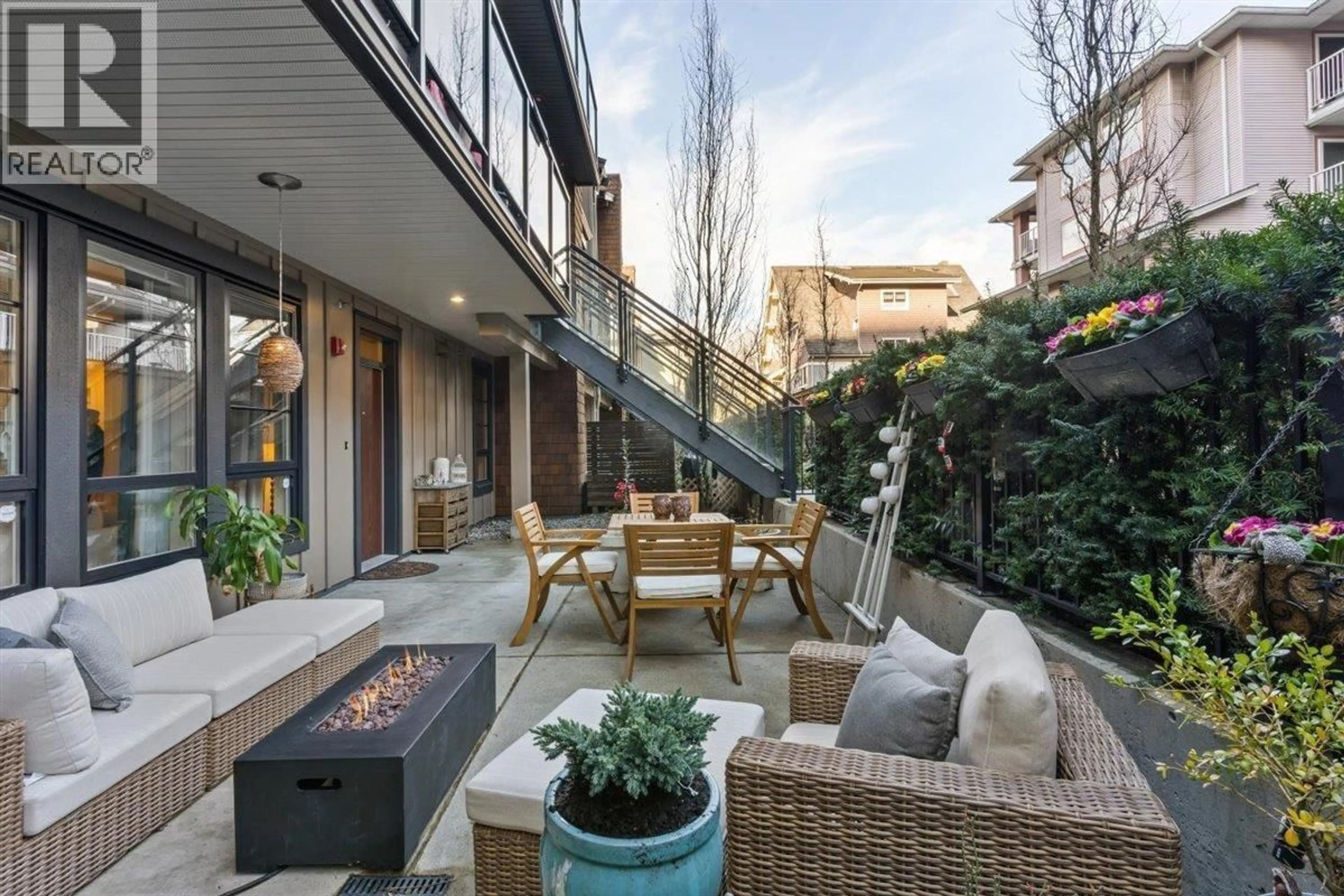 Patio, street for 37 - 3728 THURSTON STREET, Burnaby British Columbia V5H0E6