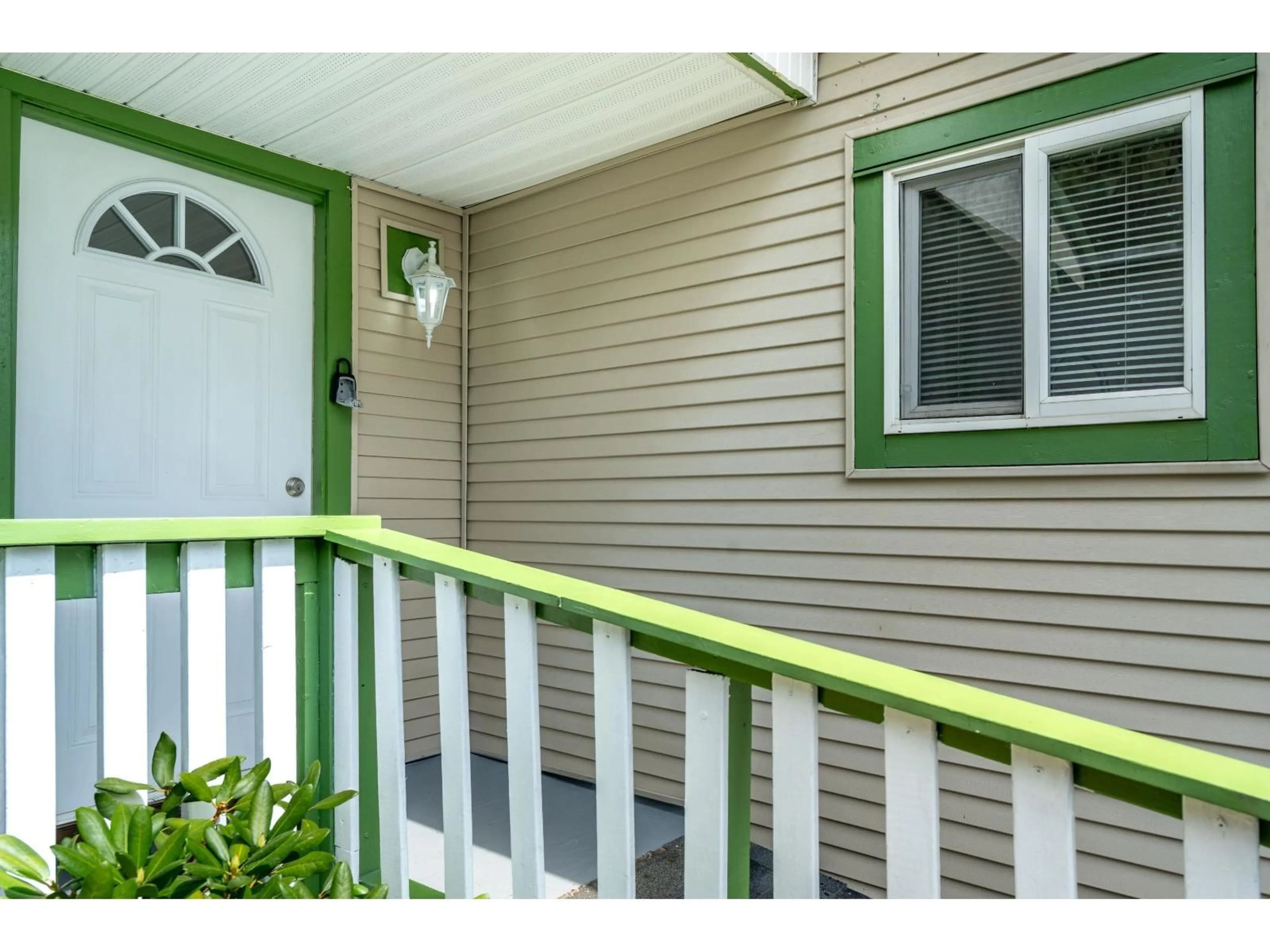 Home with vinyl exterior material, street for 41 - 9132 120, Surrey British Columbia V3V4B6