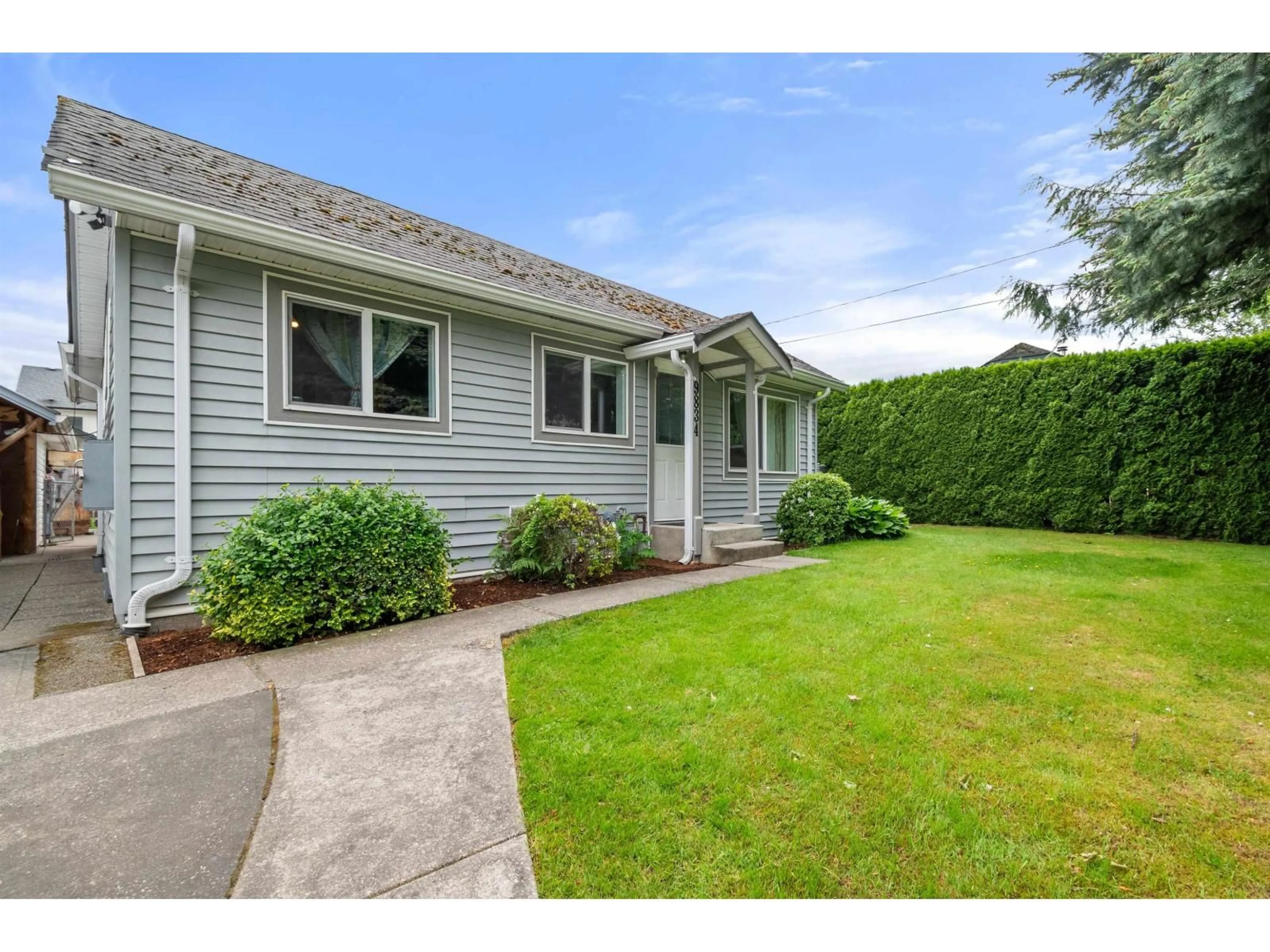 Home with vinyl exterior material, street for 9834 MUNRO AVENUE, Rosedale British Columbia V0X1X0