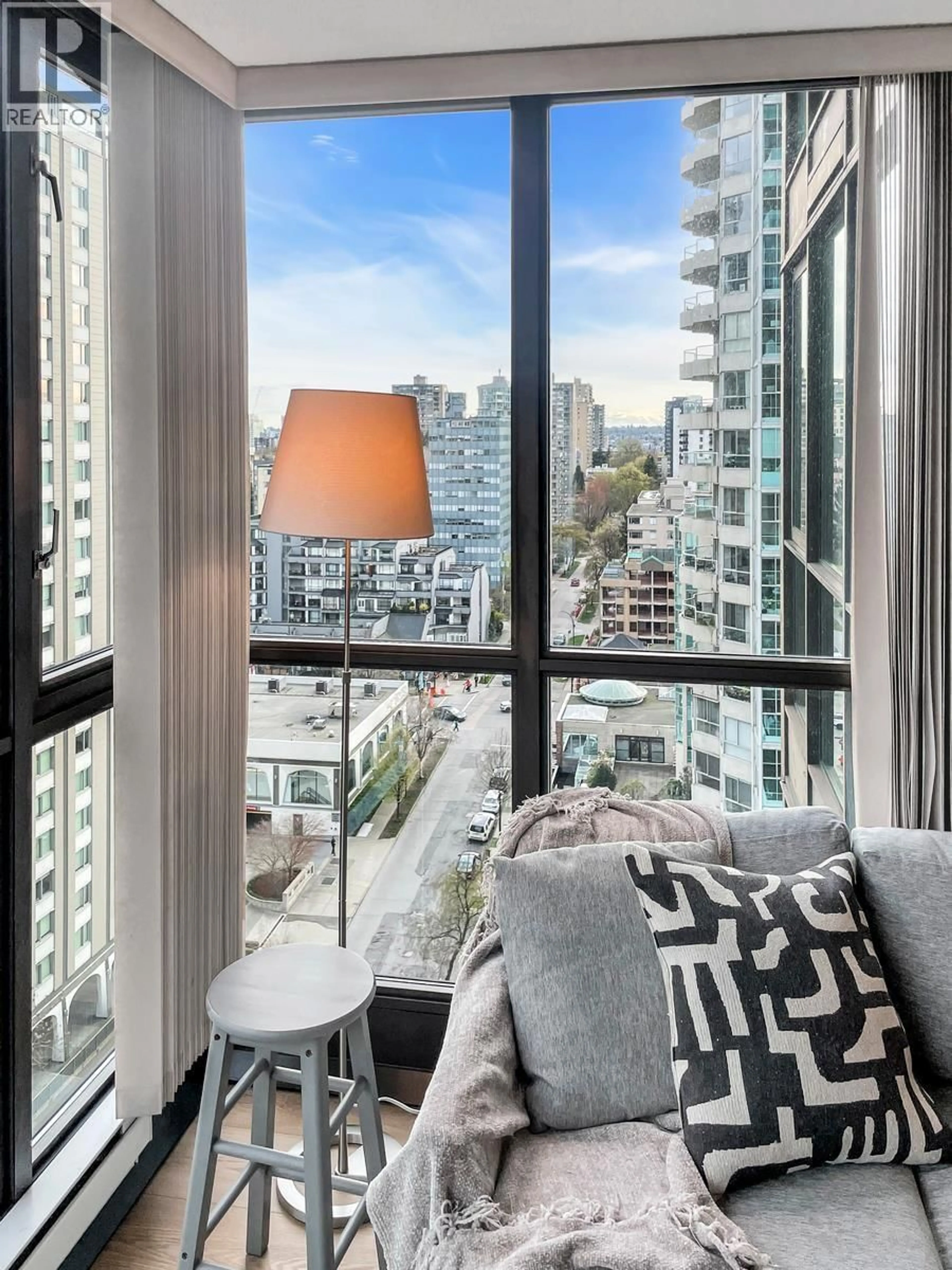 Living room with furniture, unknown for 2011 - 1331 ALBERNI STREET, Vancouver British Columbia V6E4S1