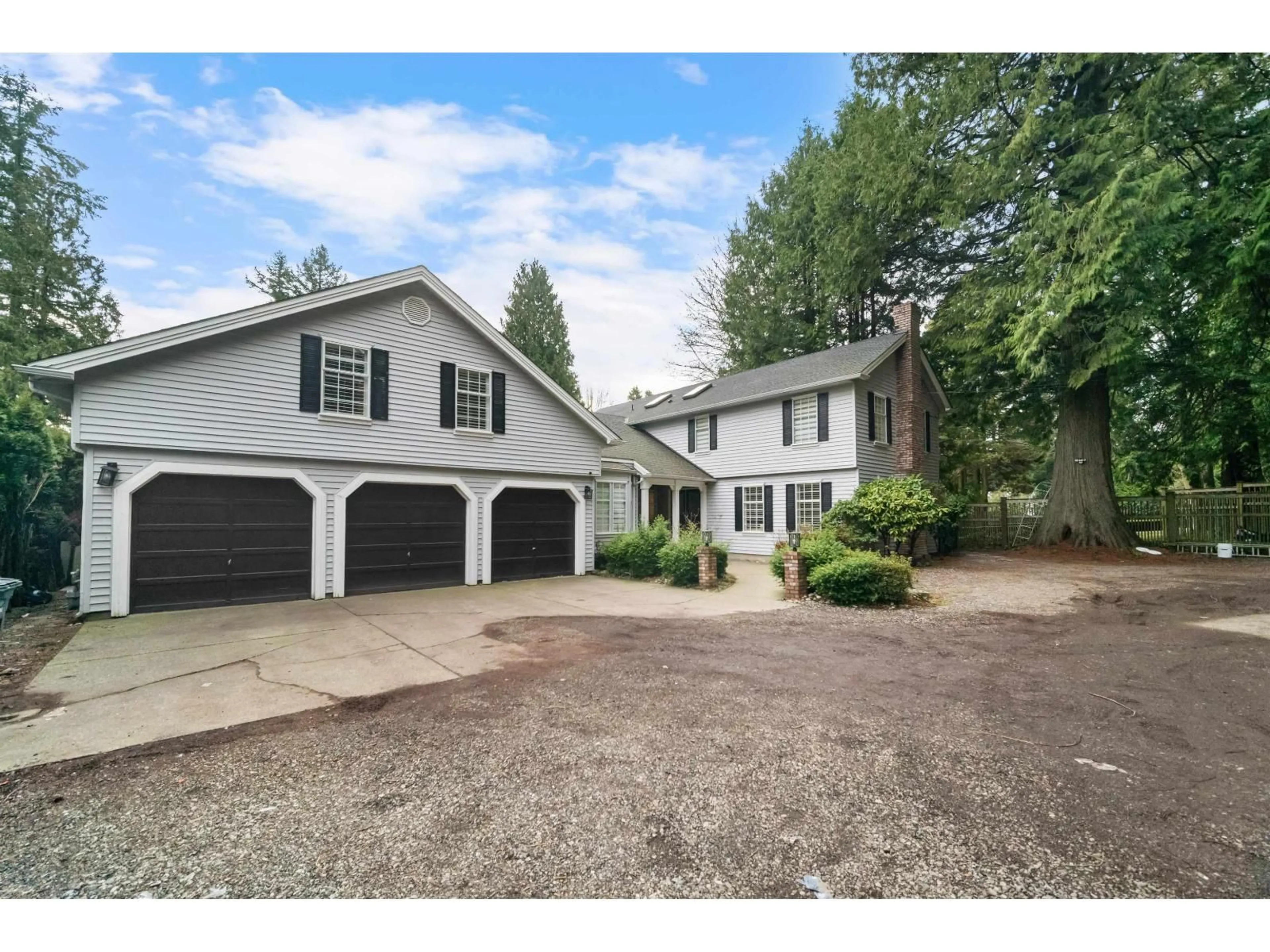 A pic from outside/outdoor area/front of a property/back of a property/a pic from drone, street for 13866 56, Surrey British Columbia V3X2Z8