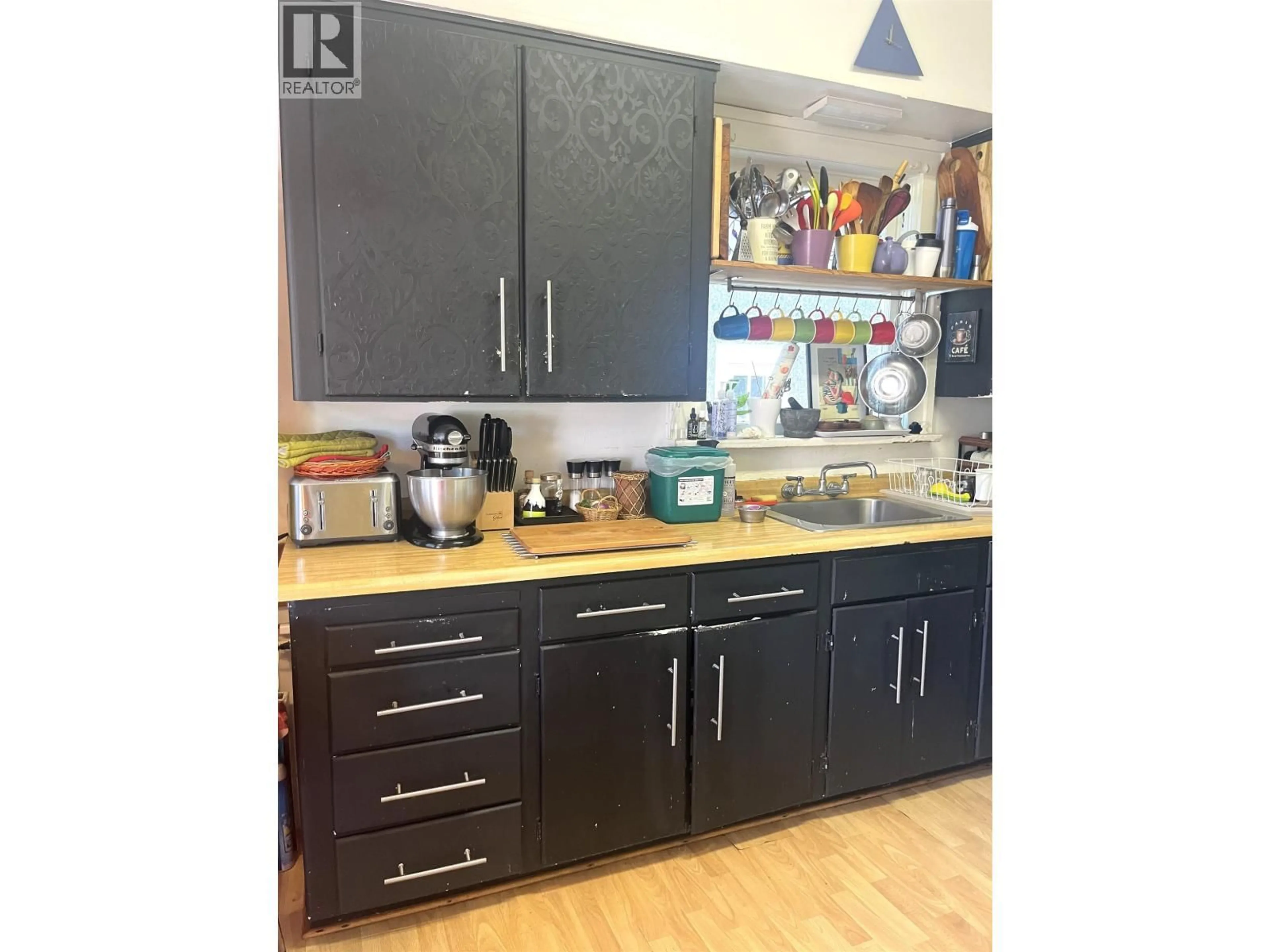 Standard kitchen, wood/laminate floor for 3449 26TH AVENUE, Vancouver British Columbia V6S1N4