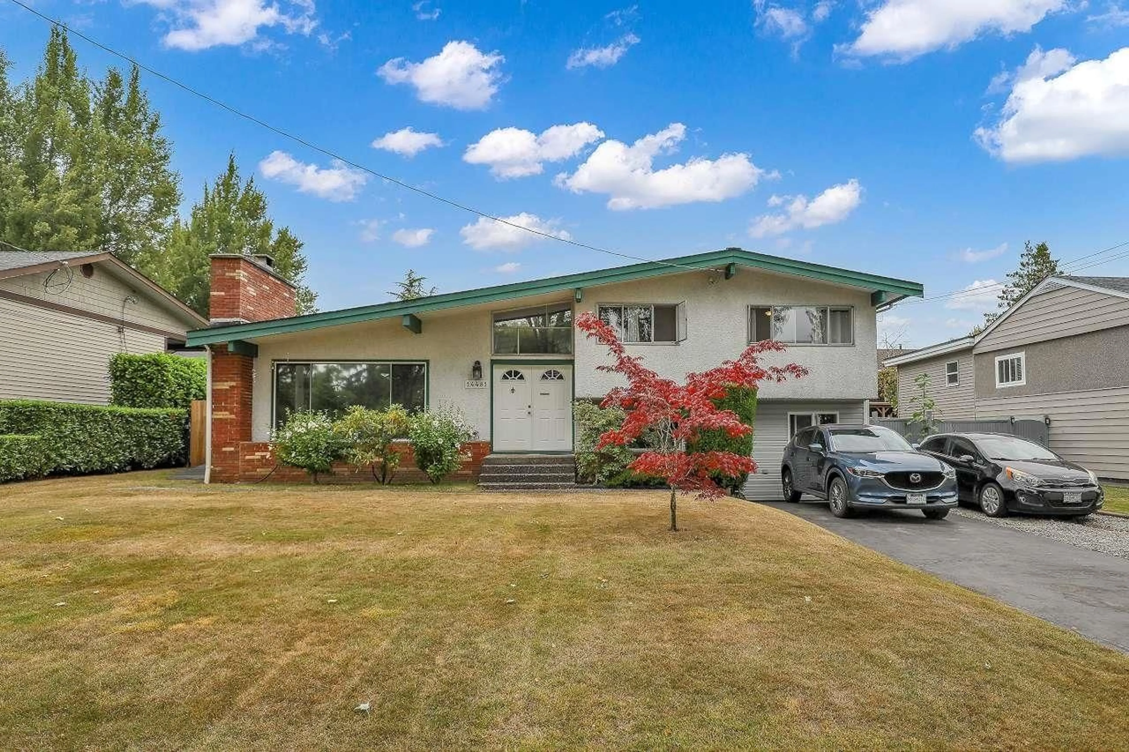 Home with vinyl exterior material, unknown for 14481 86A, Surrey British Columbia V3S2R4