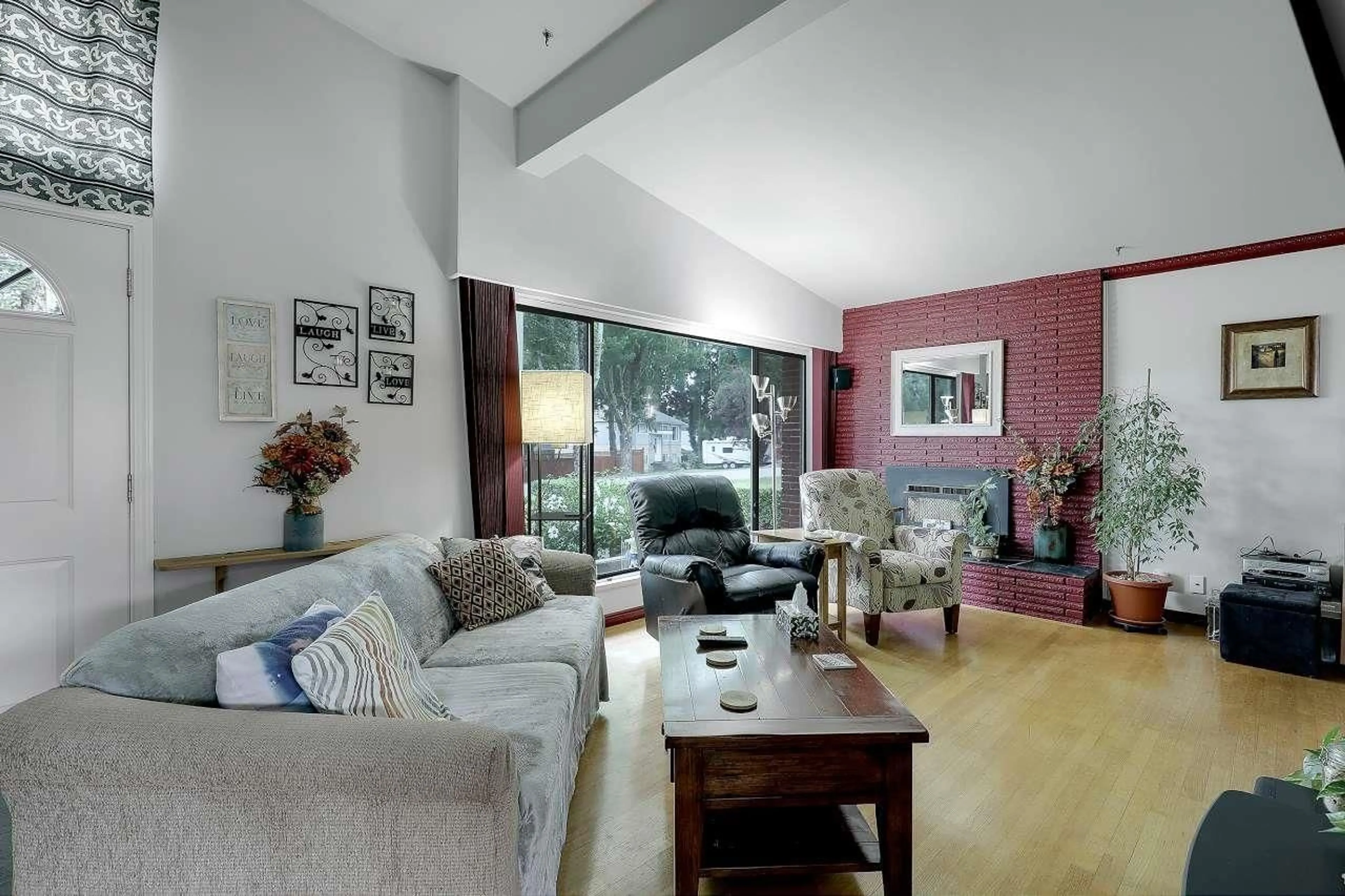 Living room with furniture, unknown for 14481 86A, Surrey British Columbia V3S2R4