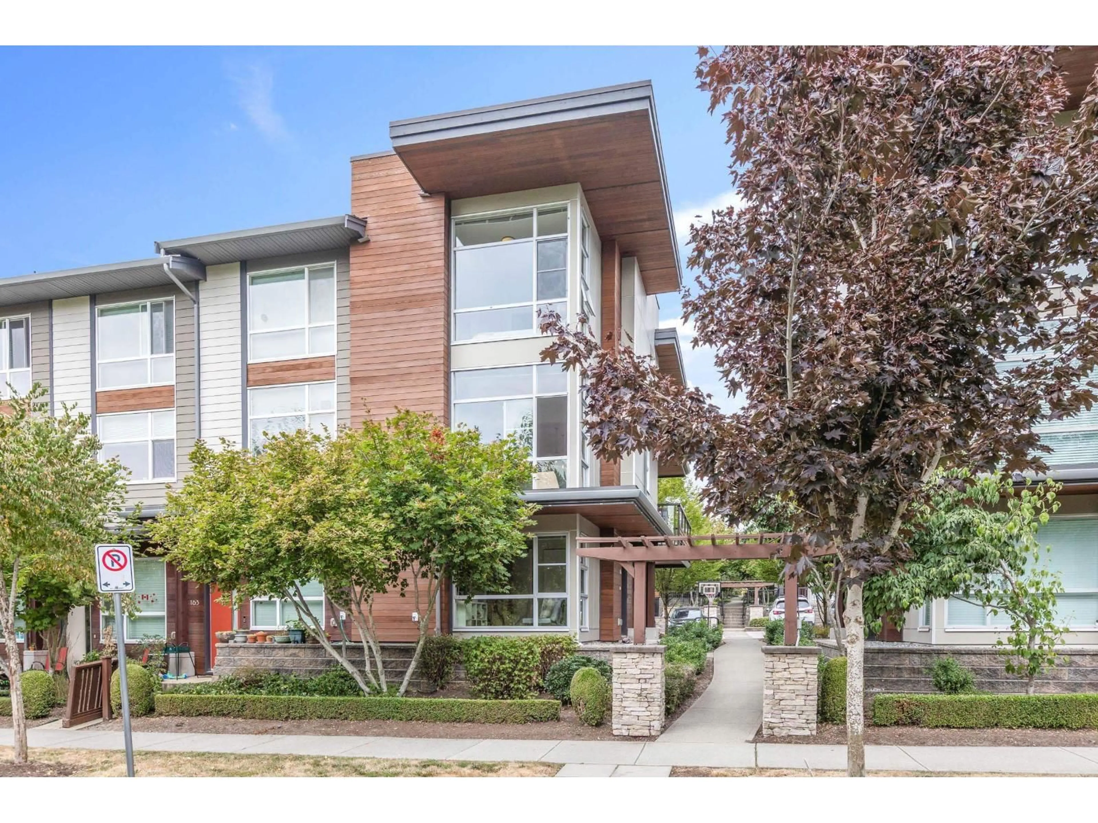 Home with brick exterior material, street for 164 - 2228 162, Surrey British Columbia V3Z6P4