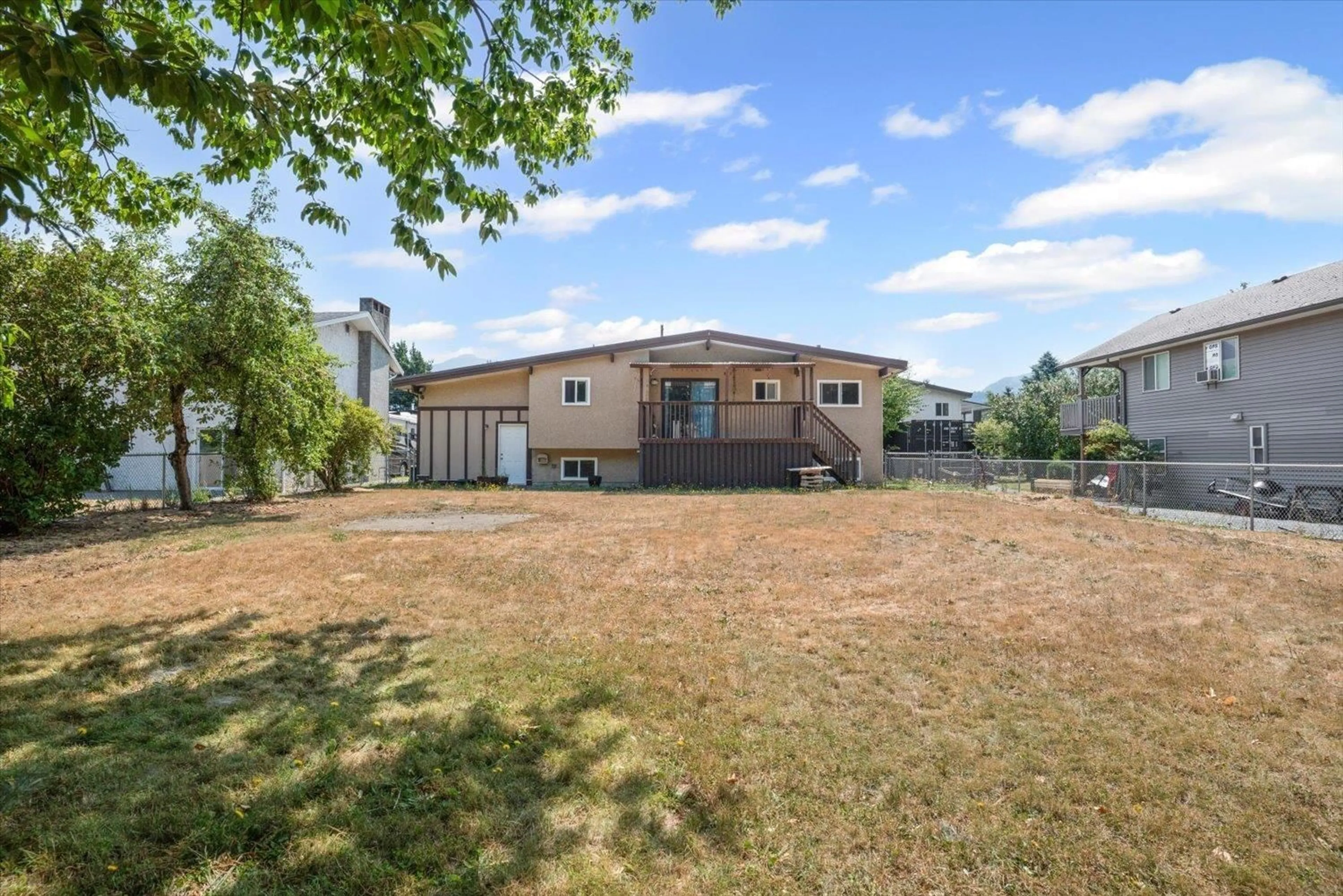 A pic from outside/outdoor area/front of a property/back of a property/a pic from drone, unknown for 45259 STIRLING AVENUE, Chilliwack British Columbia V2R2M7