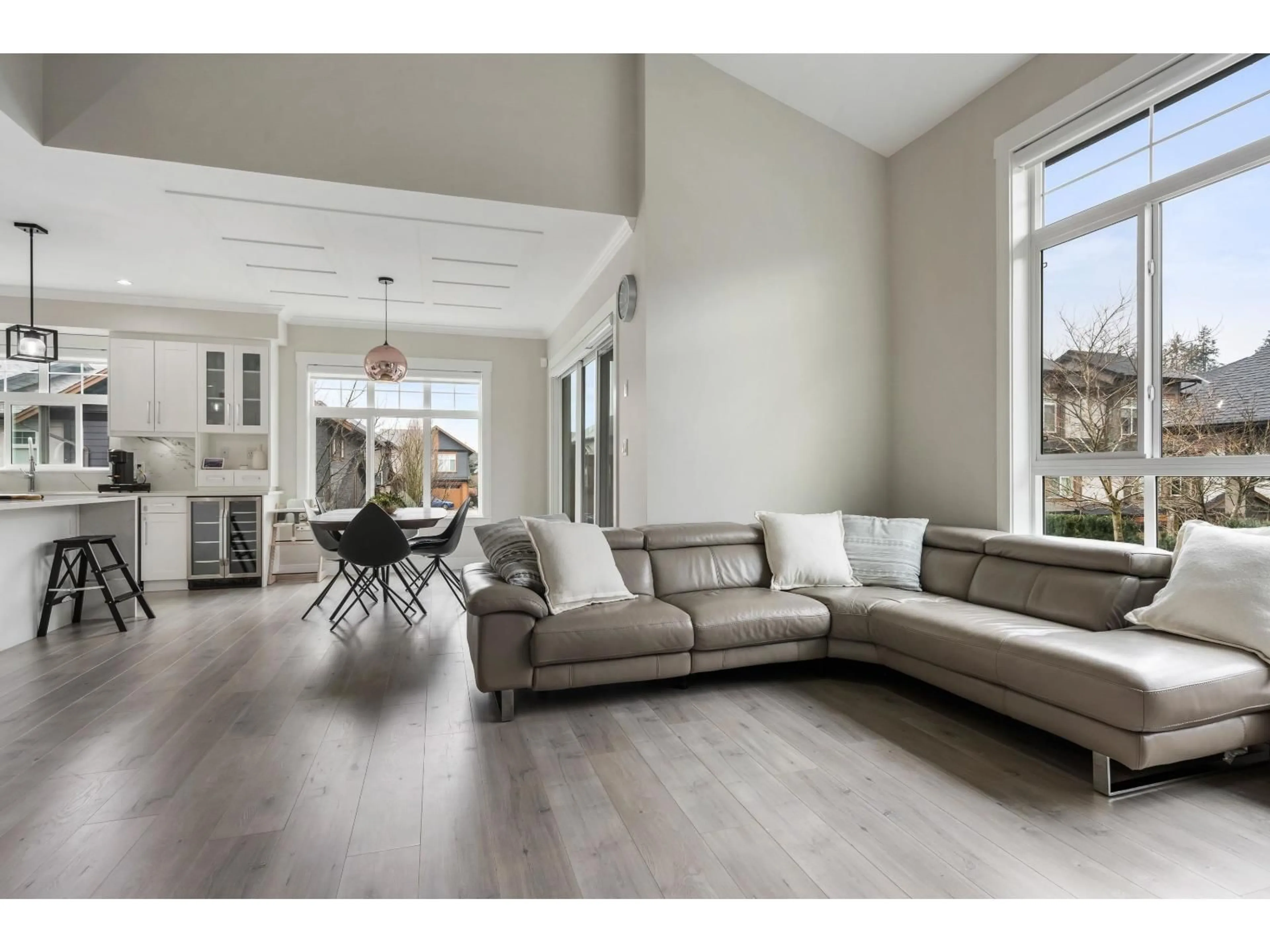 Living room with furniture, unknown for 90 - 17033 FRASER, Surrey British Columbia V4N6V2