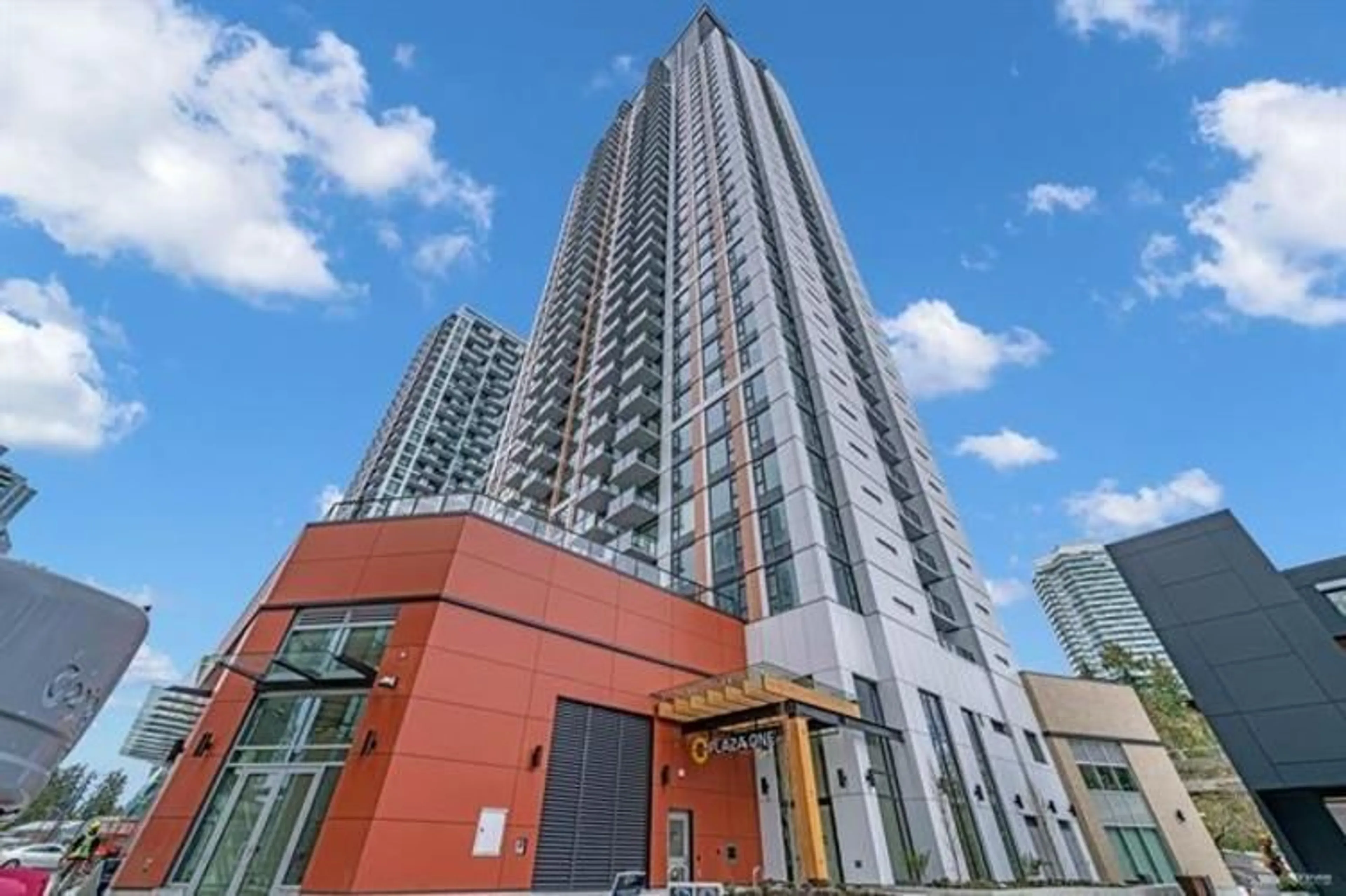 Indoor foyer for 3207 - 13725 GEORGE JUNCTION, Surrey British Columbia V3T0V7
