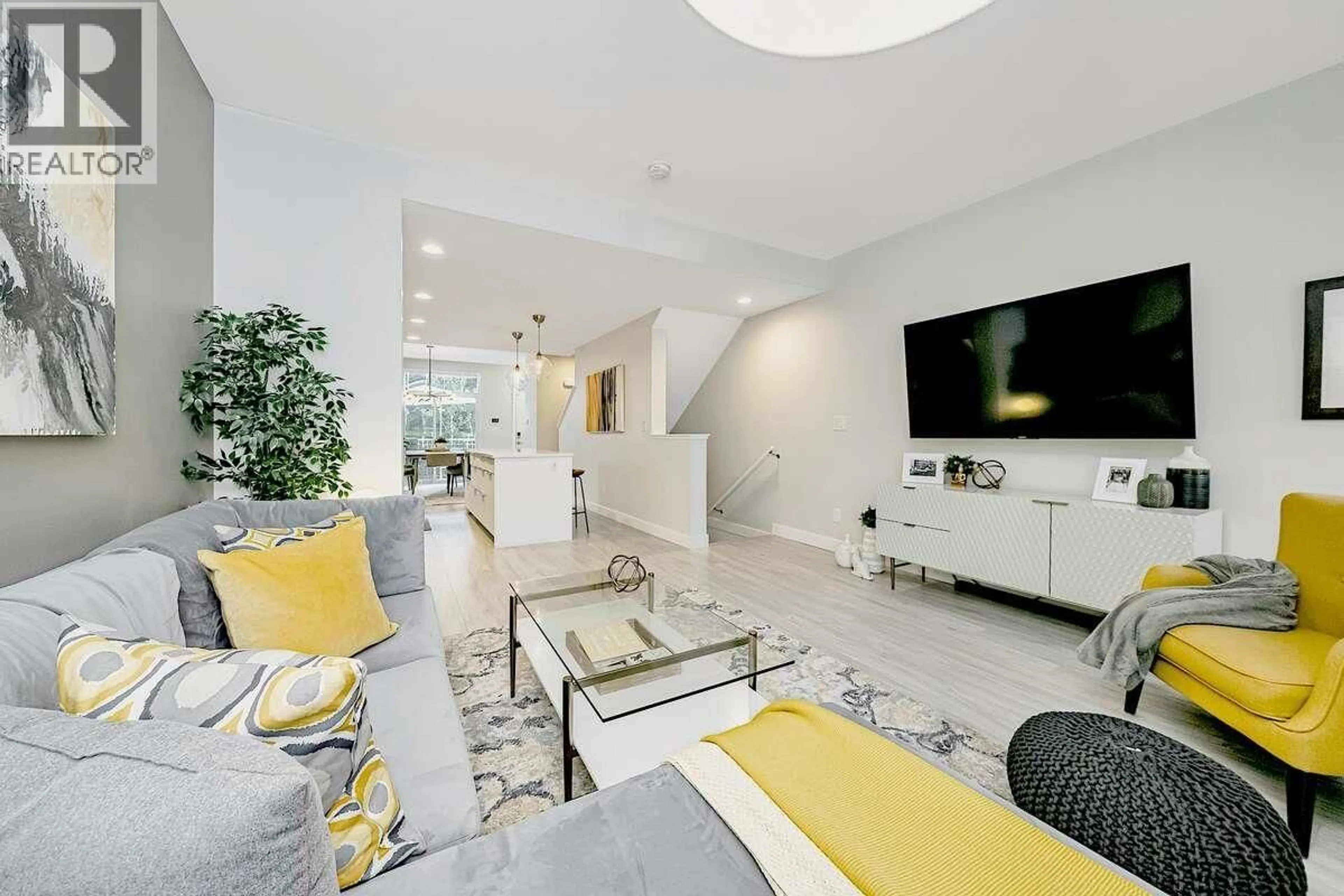 Living room with furniture, unknown for 2126 ST JOHNS STREET, Port Moody British Columbia V3H0J5