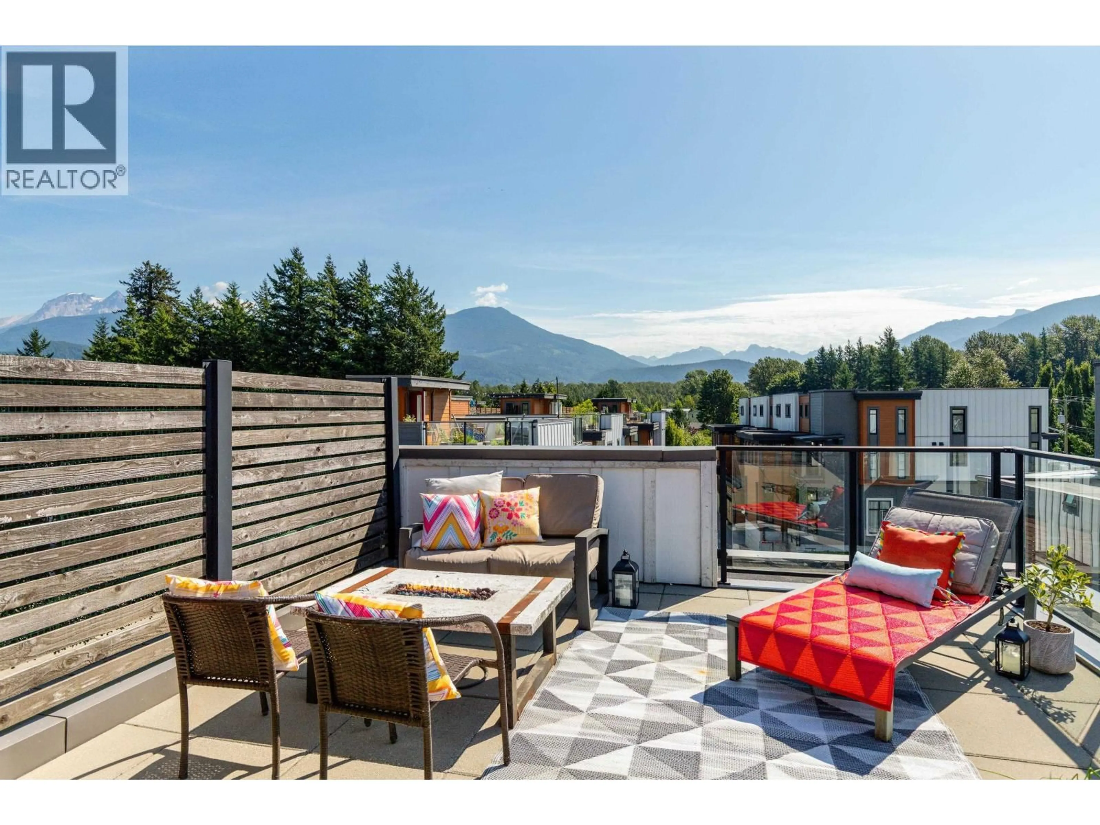 Patio, mountain view for 1 - 39769 GOVERNMENT ROAD, Squamish British Columbia V8B0Z1