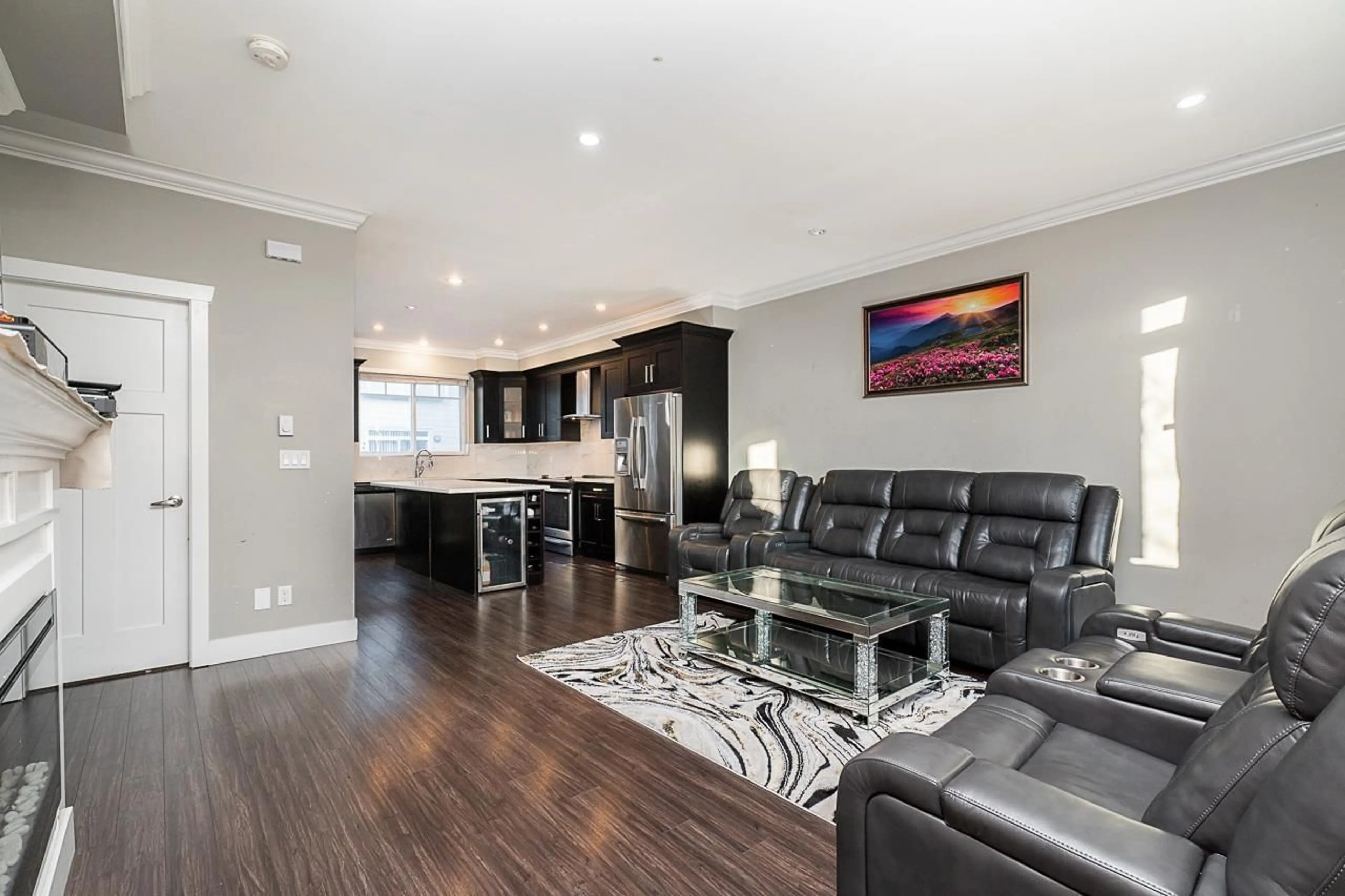 Living room with furniture, unknown for 4 - 14285 64, Surrey British Columbia V3W1Z2