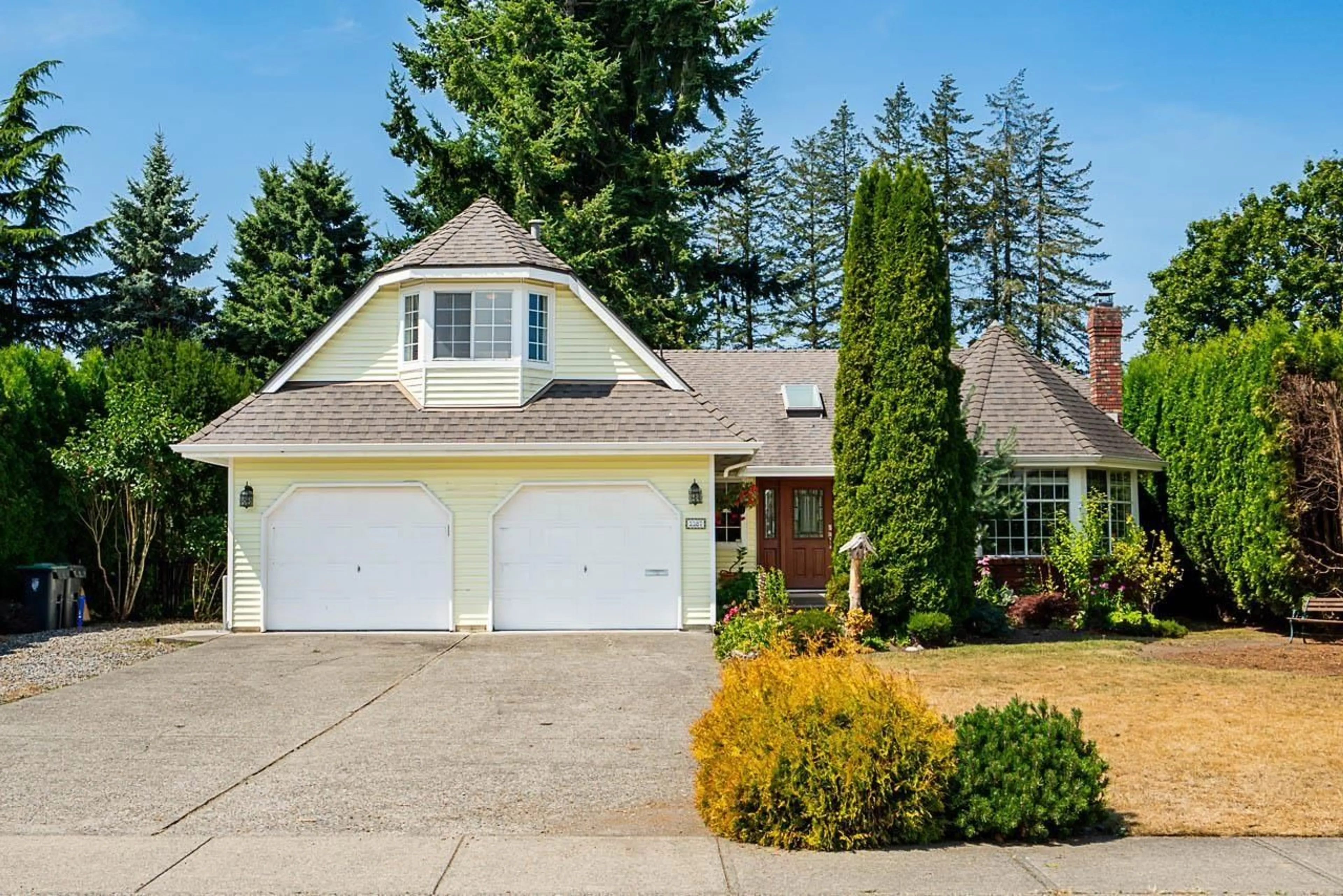 Home with vinyl exterior material, street for 3387 196A, Langley British Columbia V3A7X1