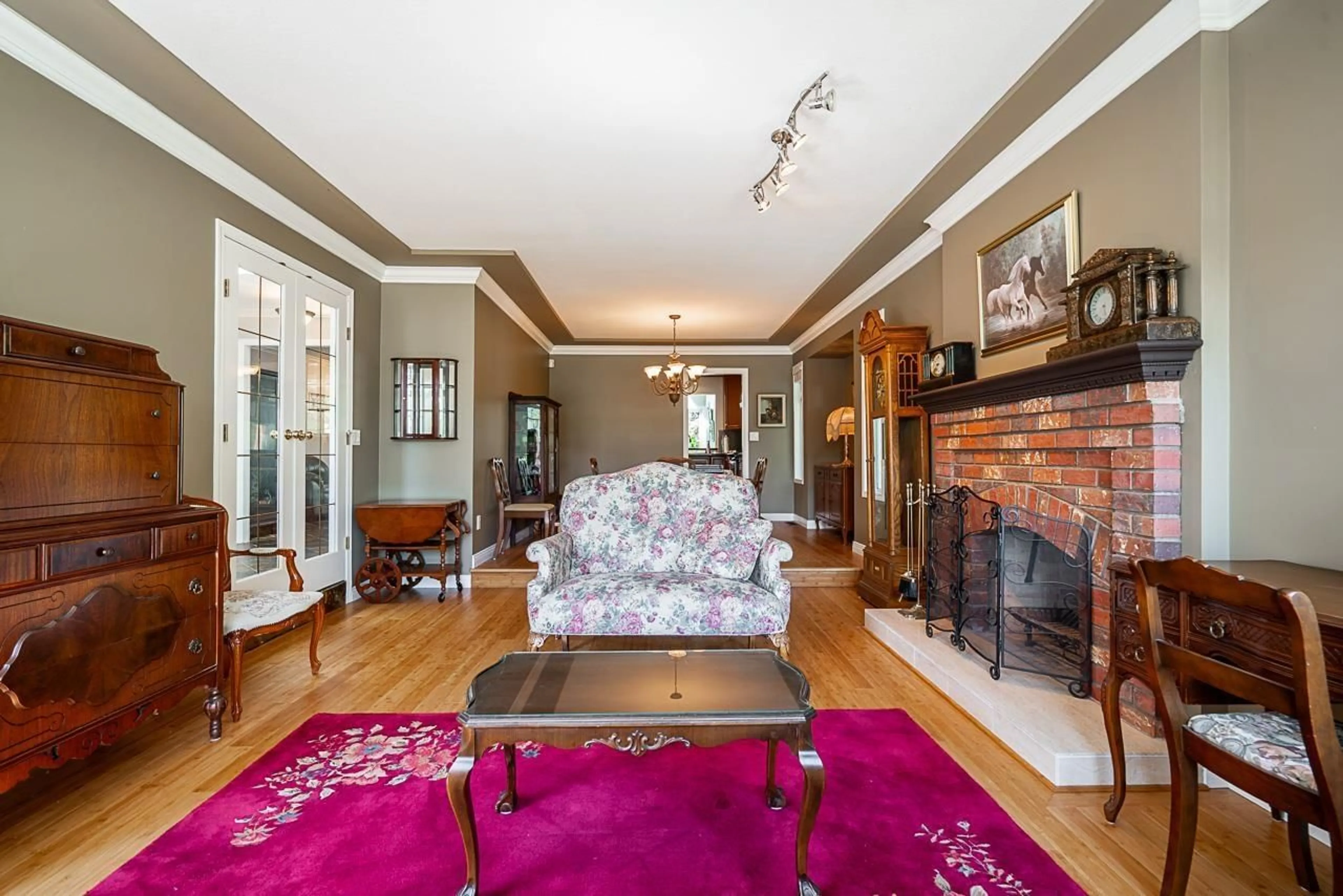 Living room with furniture, unknown for 3387 196A, Langley British Columbia V3A7X1