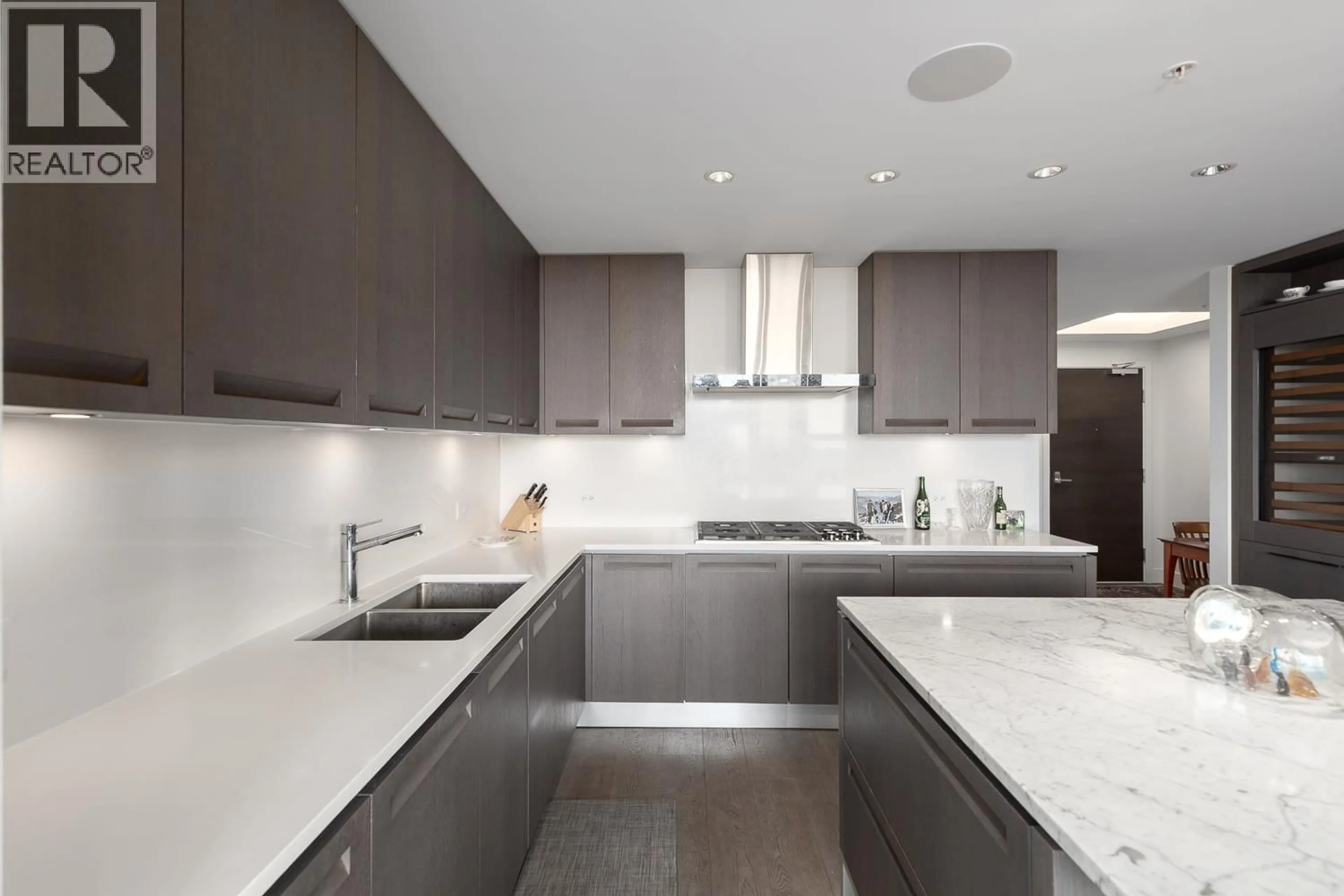 Contemporary kitchen, unknown for 501 - 2102 48TH AVENUE, Vancouver British Columbia V6M2P5