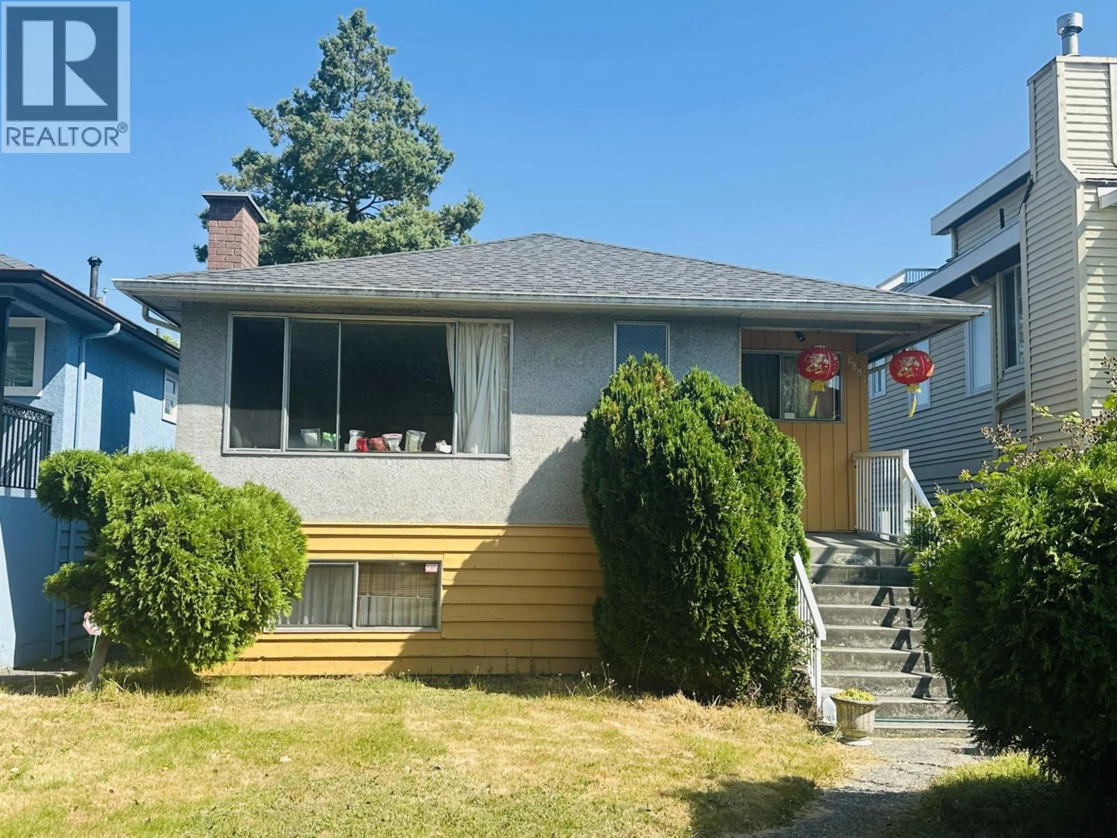Home with vinyl exterior material, street for 2887 24TH AVENUE, Vancouver British Columbia V6L1R3