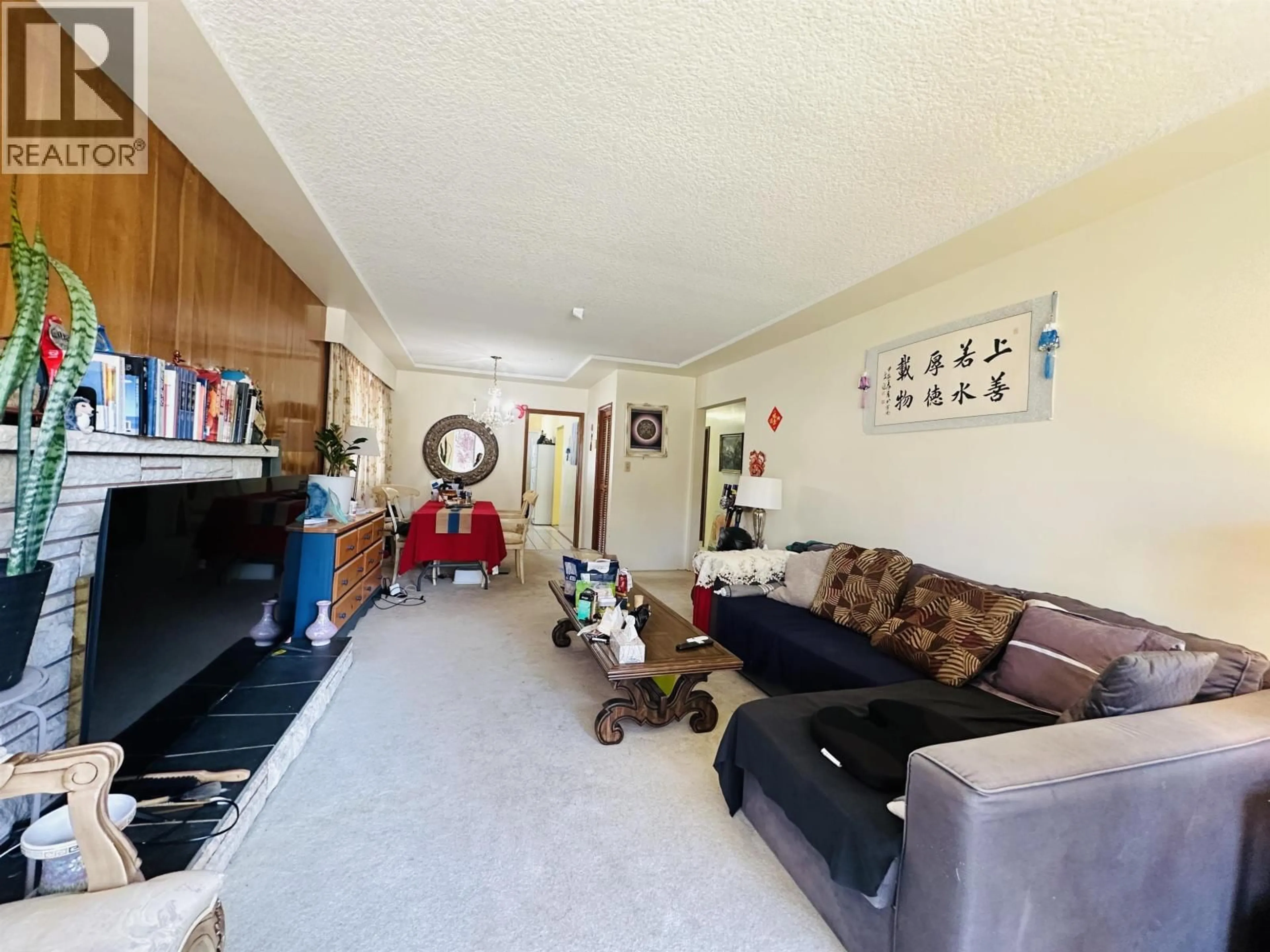 A pic of a room for 2887 24TH AVENUE, Vancouver British Columbia V6L1R3
