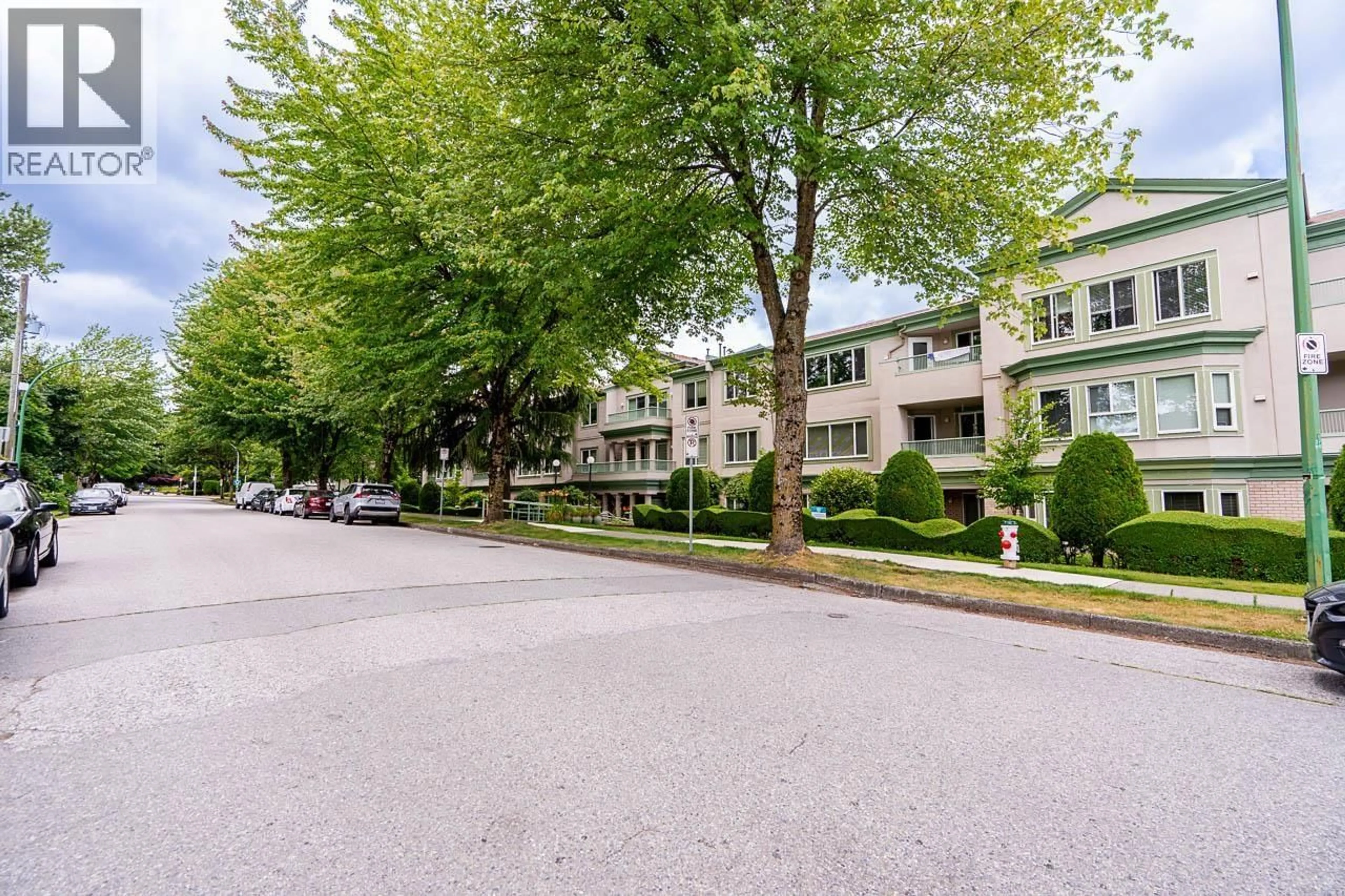 Patio, street for 107 - 3767 NORFOLK STREET, Burnaby British Columbia V5G1E3