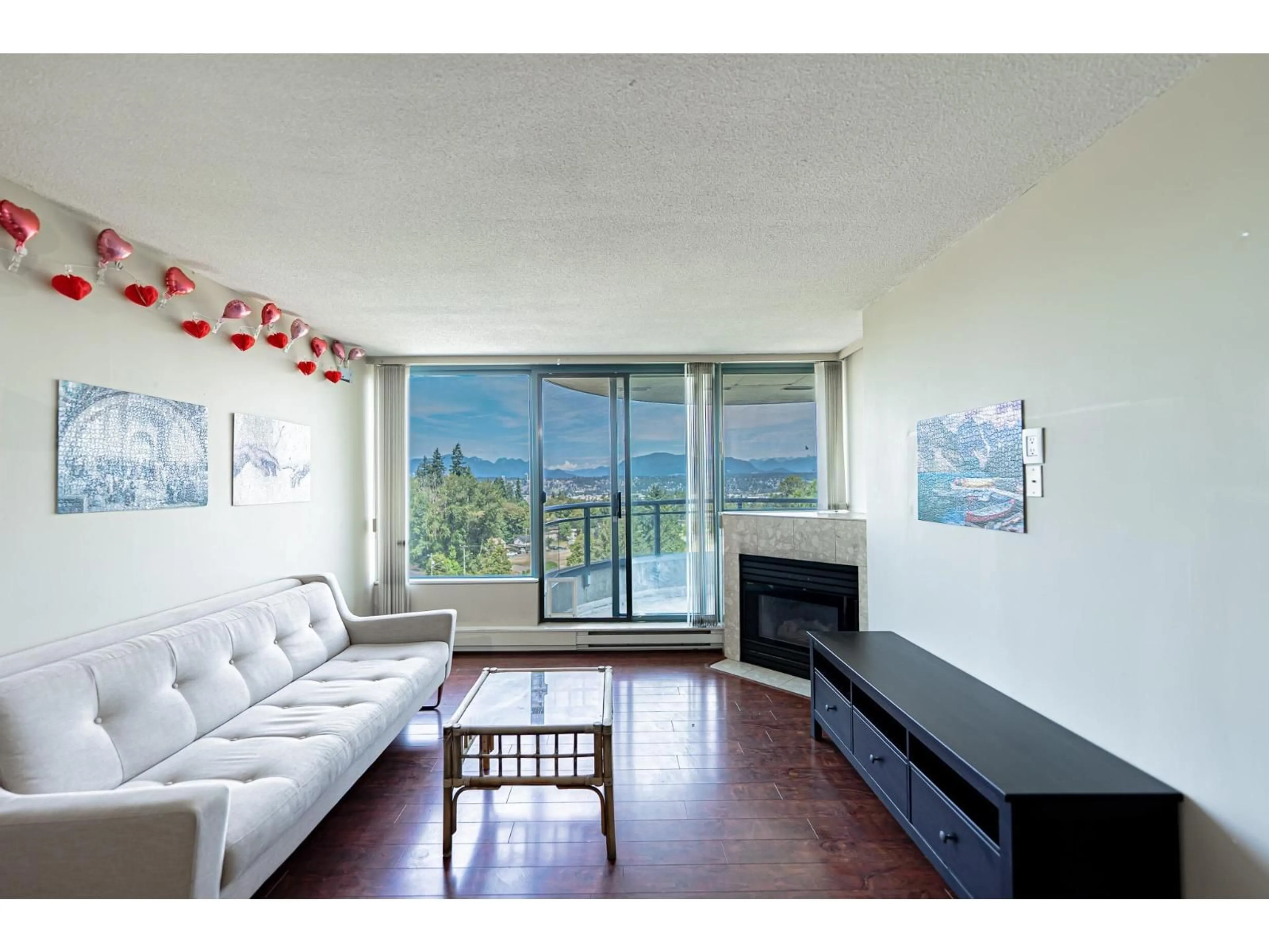 Living room with furniture, unknown for 806 - 13353 108, Surrey British Columbia V3T5T5