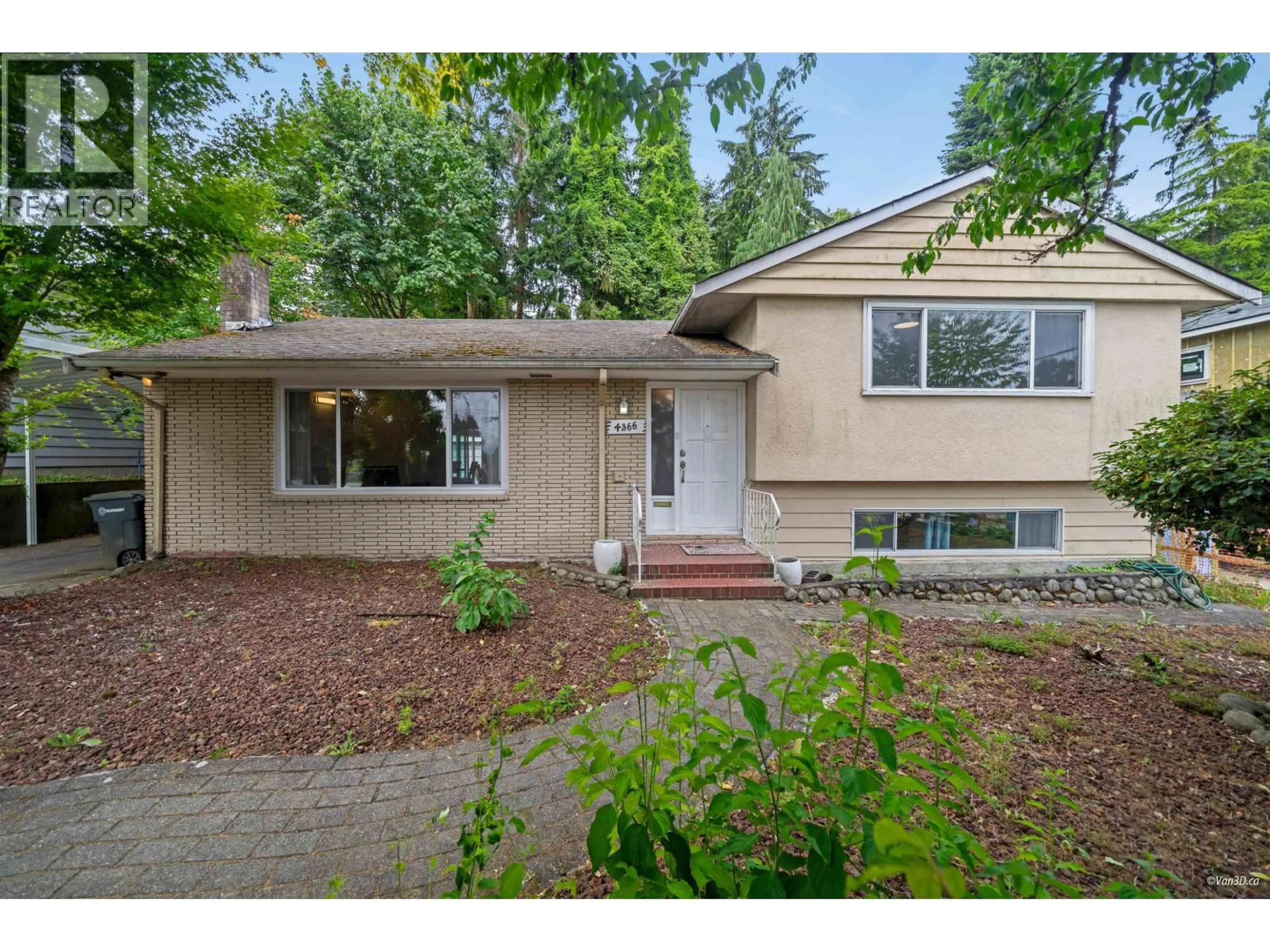 Home with vinyl exterior material, street for 4366 GILPIN CRESCENT, Burnaby British Columbia V5G2K4