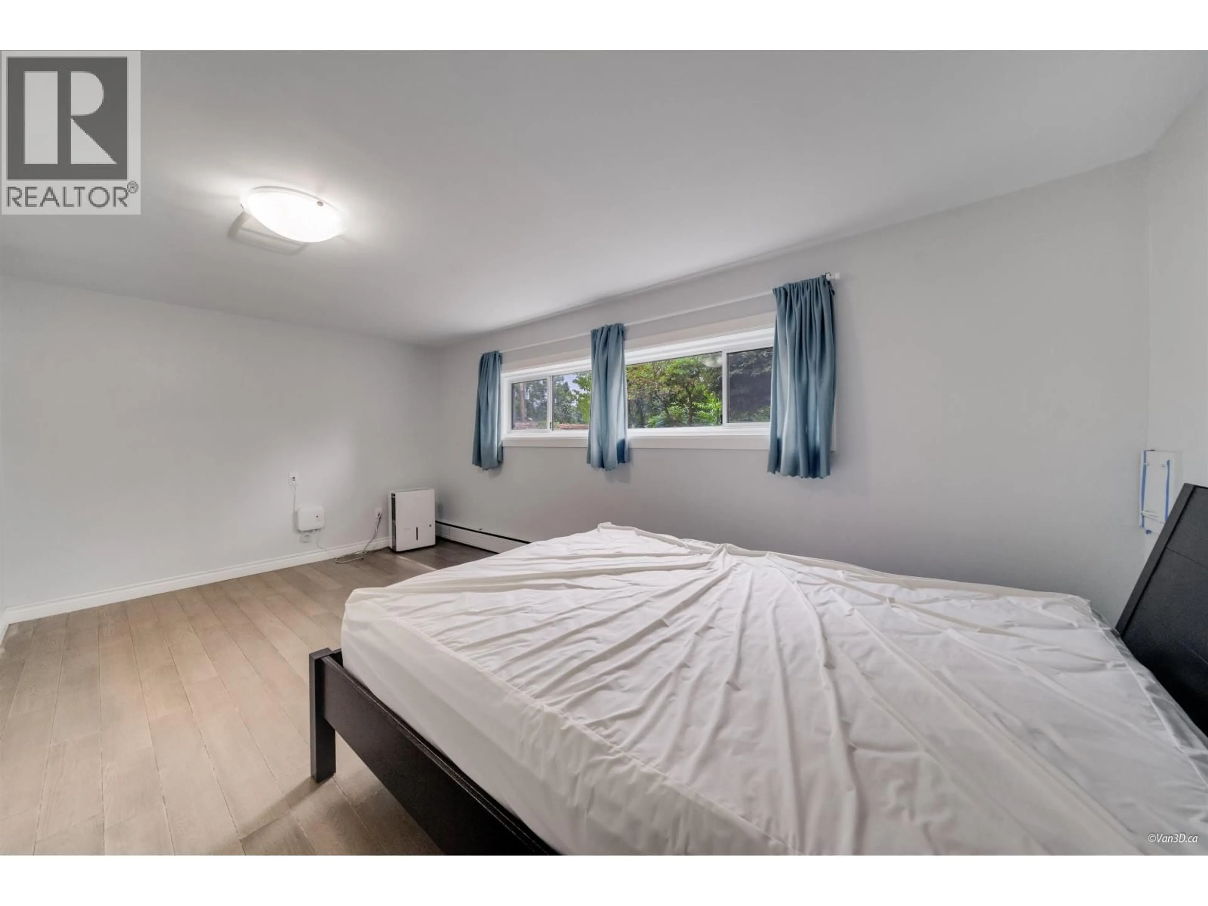 A pic of a room for 4366 GILPIN CRESCENT, Burnaby British Columbia V5G2K4