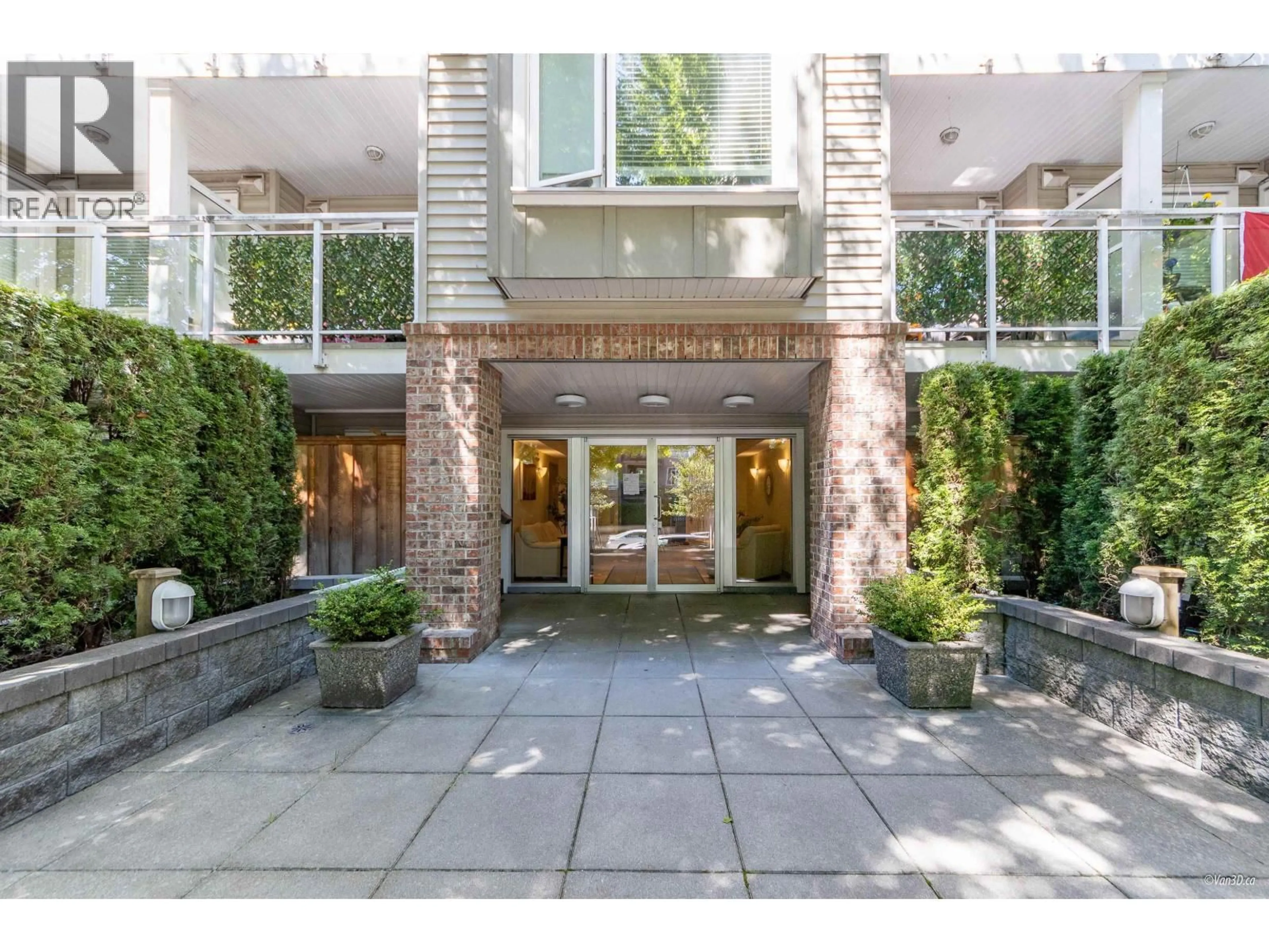 Indoor foyer for 302 - 2373 ATKINS AVENUE, Port Coquitlam British Columbia V3C1Y7