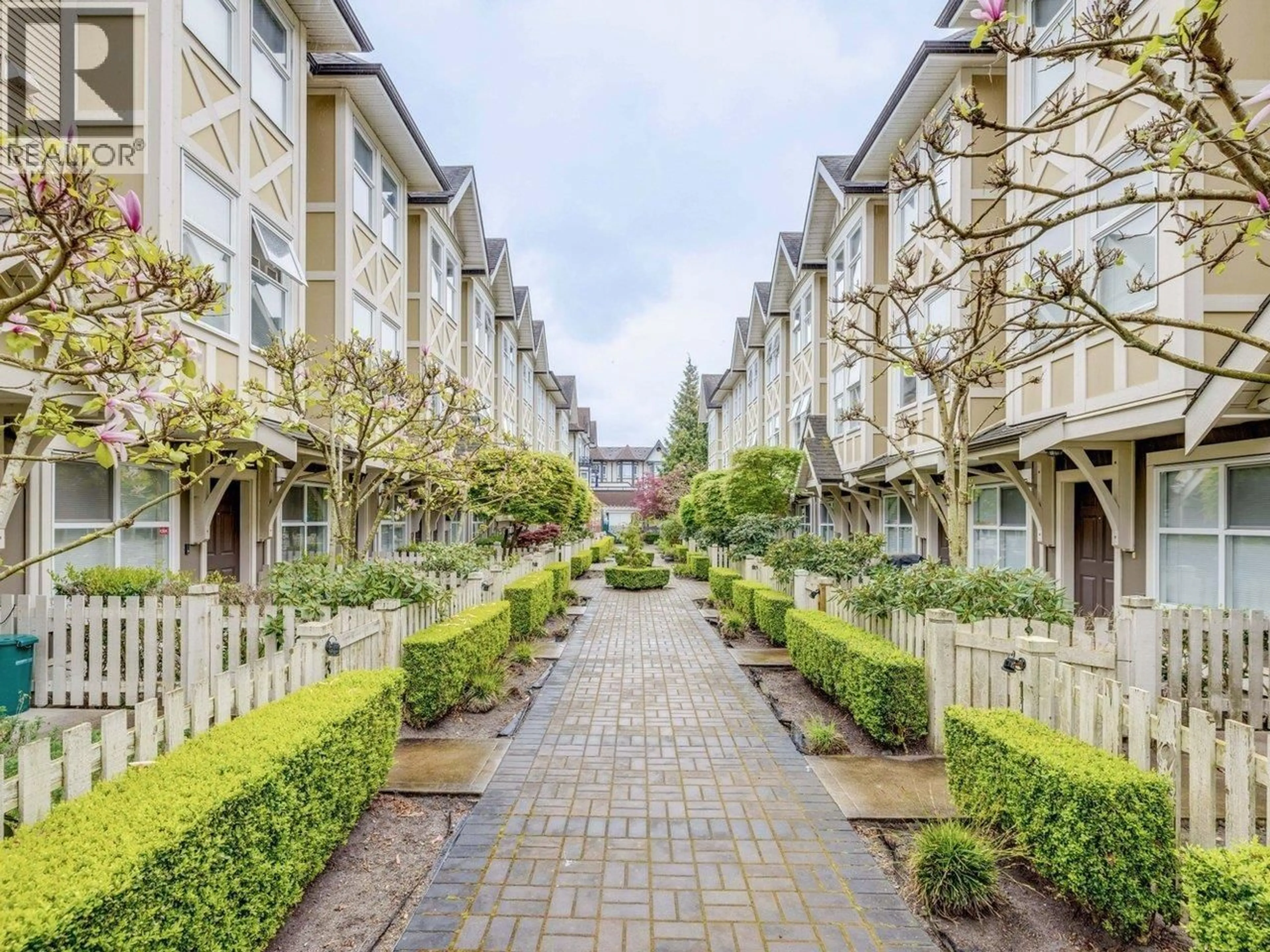 Patio, street for 16 - 9333 FERNDALE ROAD, Richmond British Columbia V6Y1X4