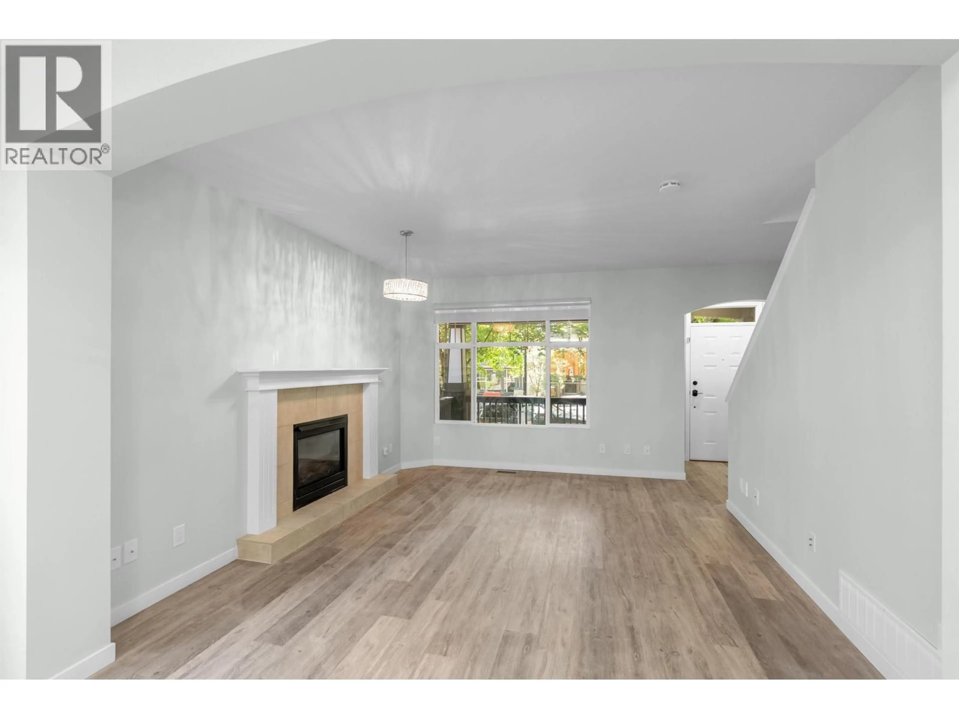 A pic of a room for 10256 243A STREET, Maple Ridge British Columbia V2W1Y3