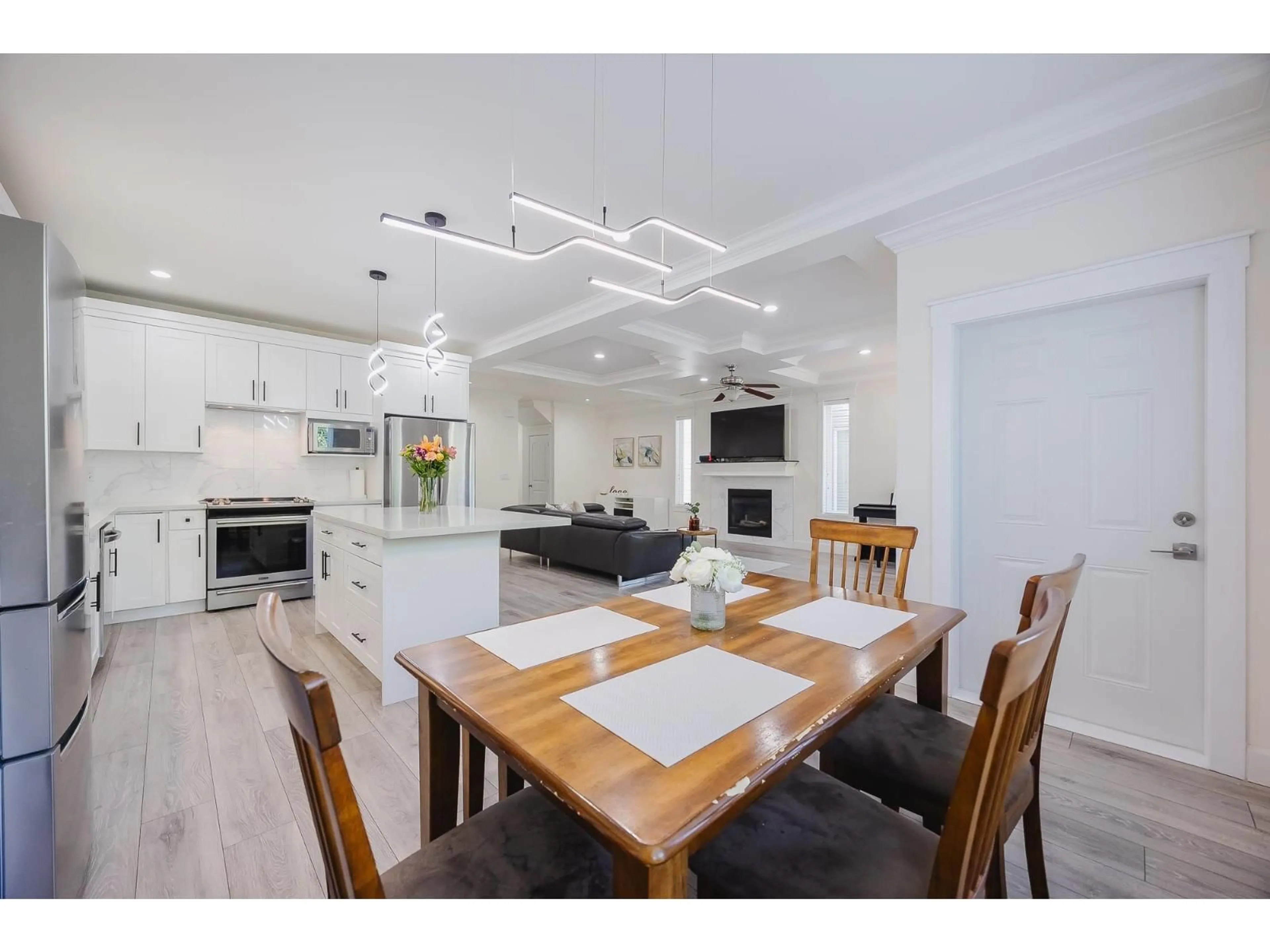 Open concept kitchen, unknown for 7850 211B, Langley British Columbia V2Y0H5