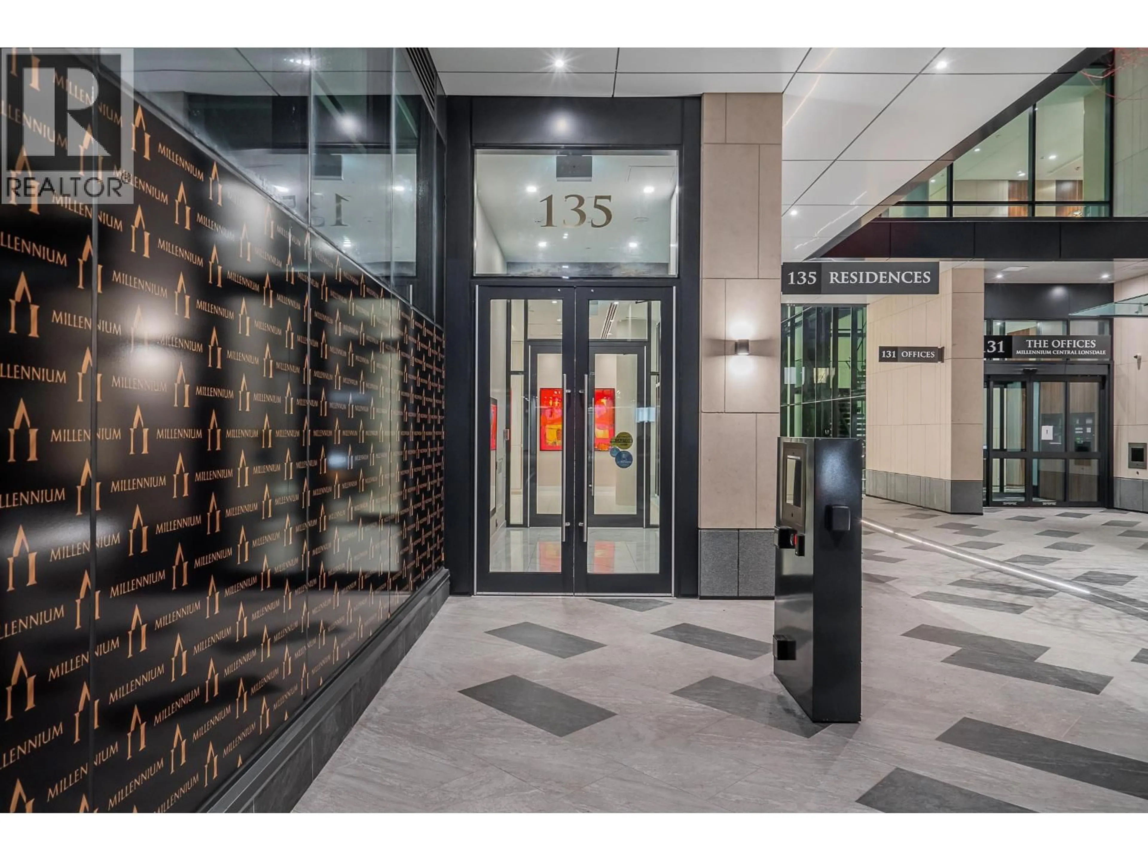 Indoor foyer for 608 - 135 13TH STREET, North Vancouver British Columbia V7L0J8