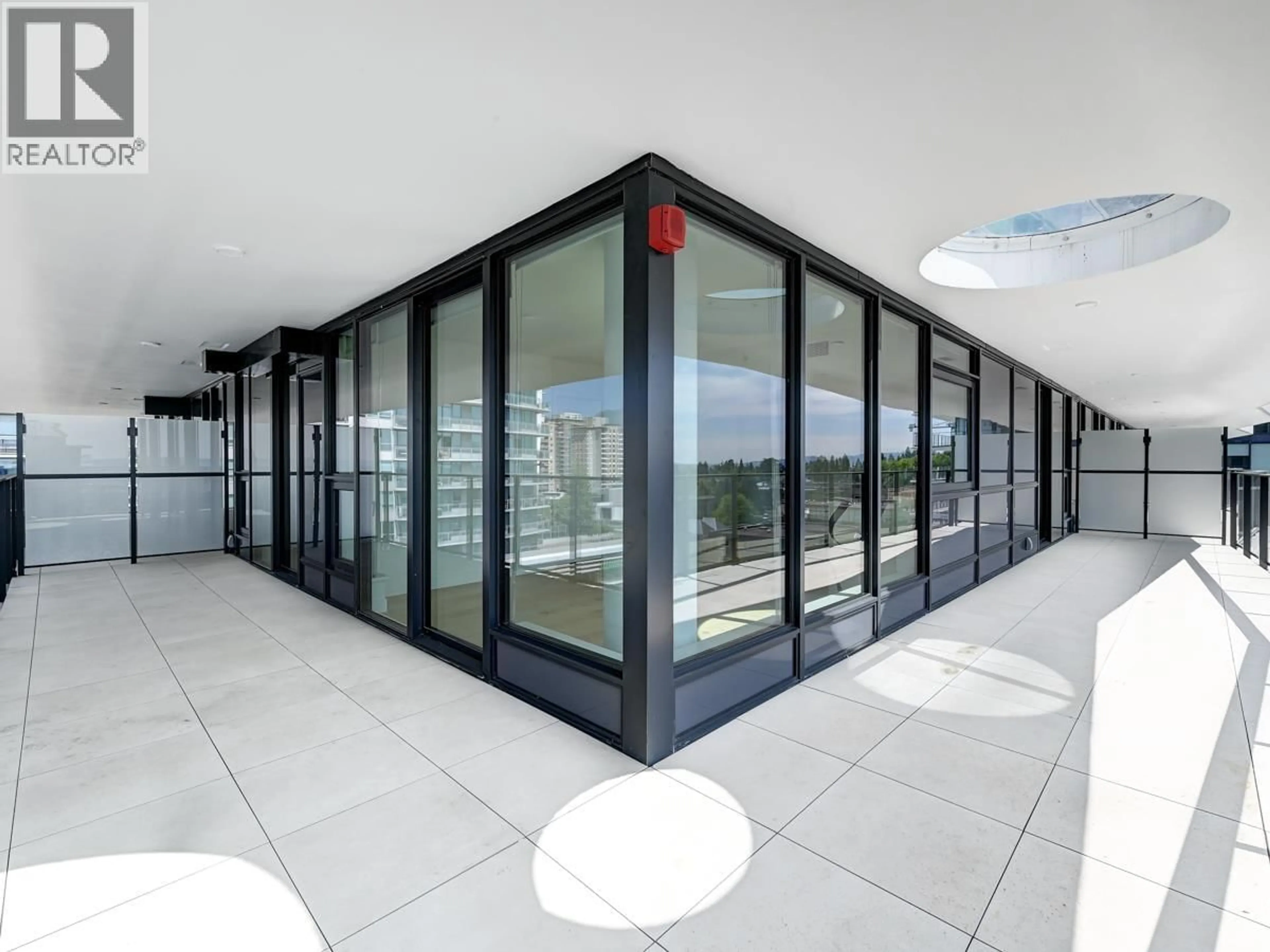 Indoor foyer for 608 - 135 13TH STREET, North Vancouver British Columbia V7L0J8