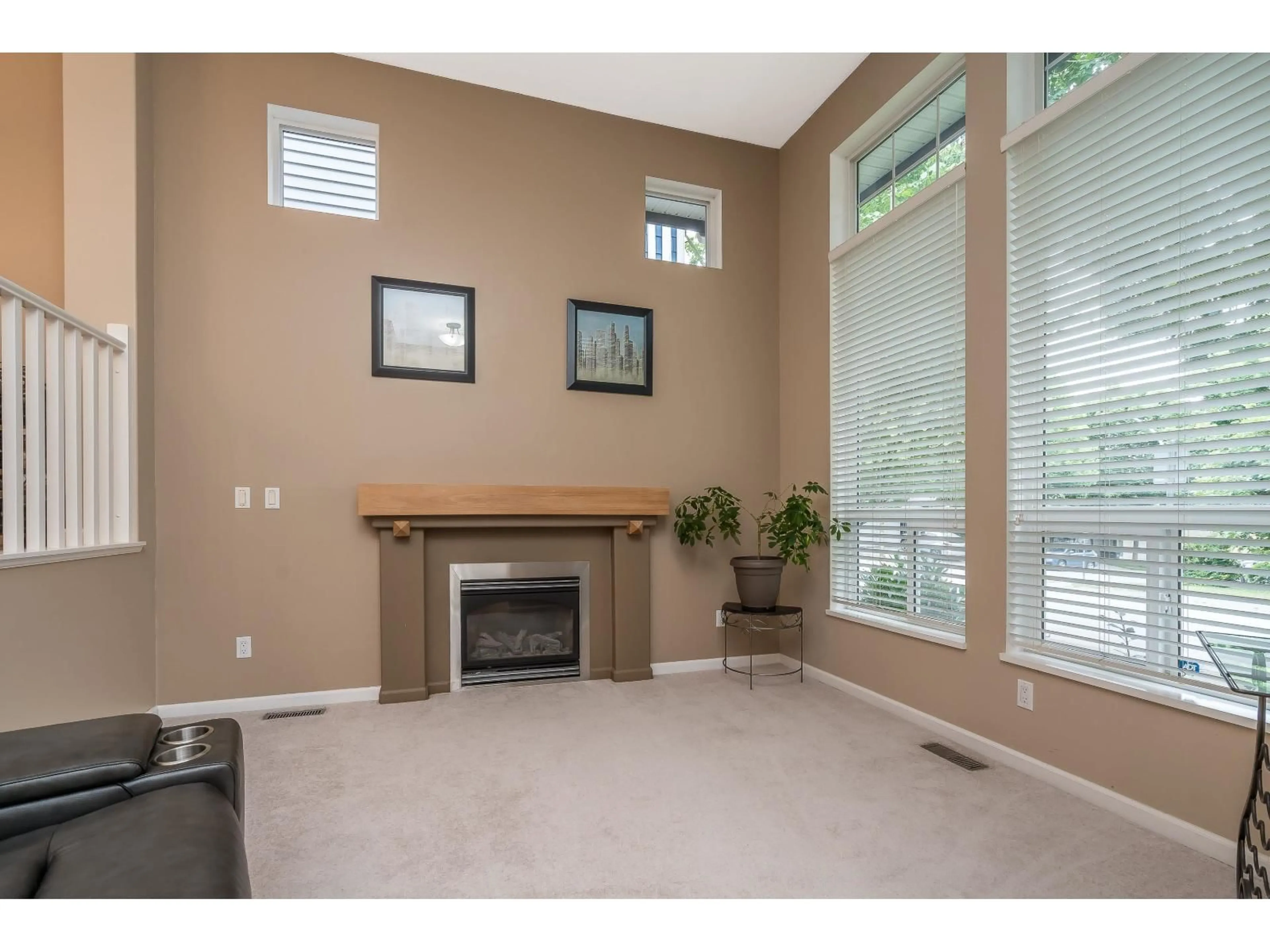 Living room with furniture, unknown for 19879 69B, Langley British Columbia V2Y3A8