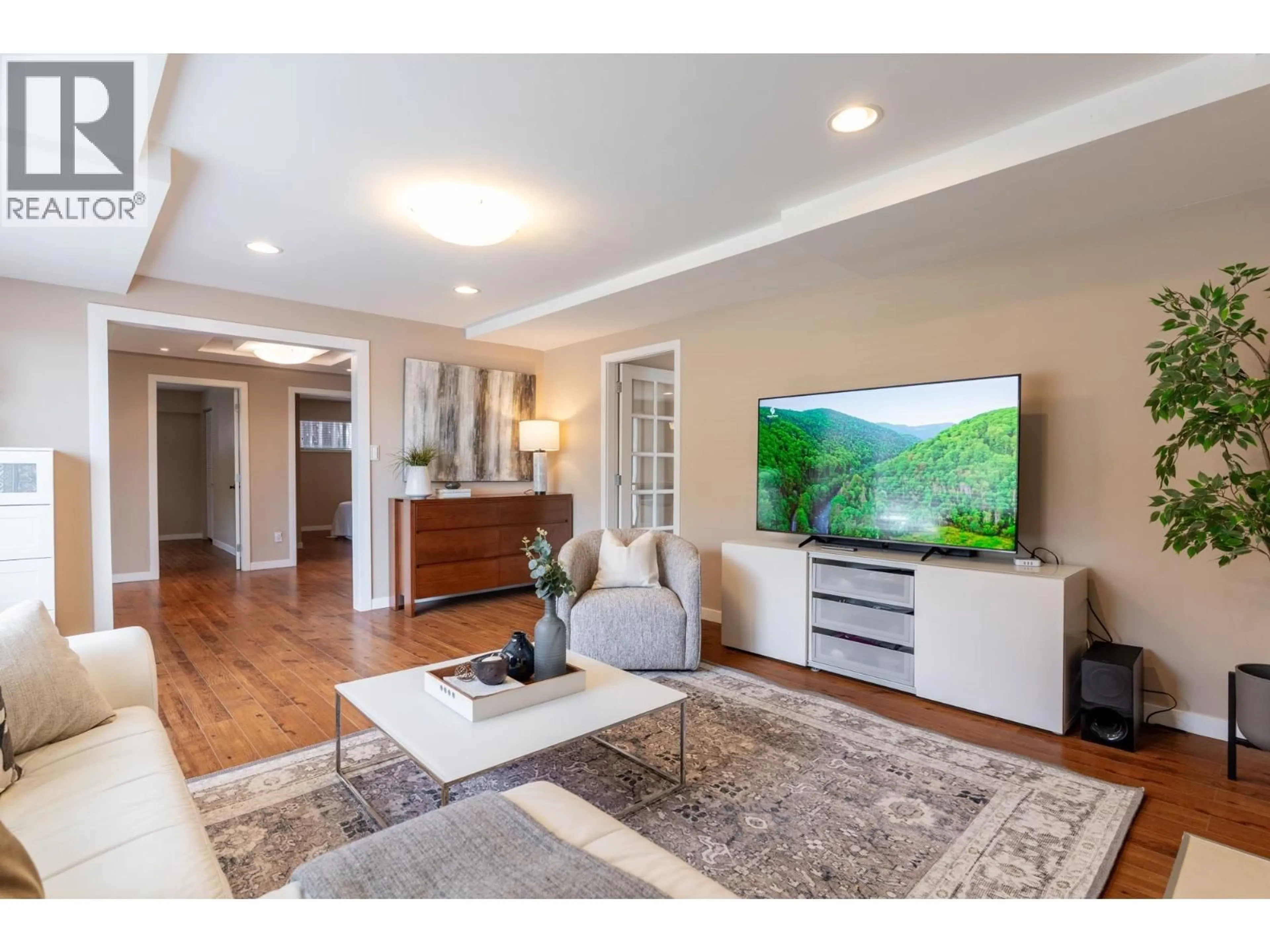 Unknown for 5720 CURTIS STREET, Burnaby British Columbia V5B2A2