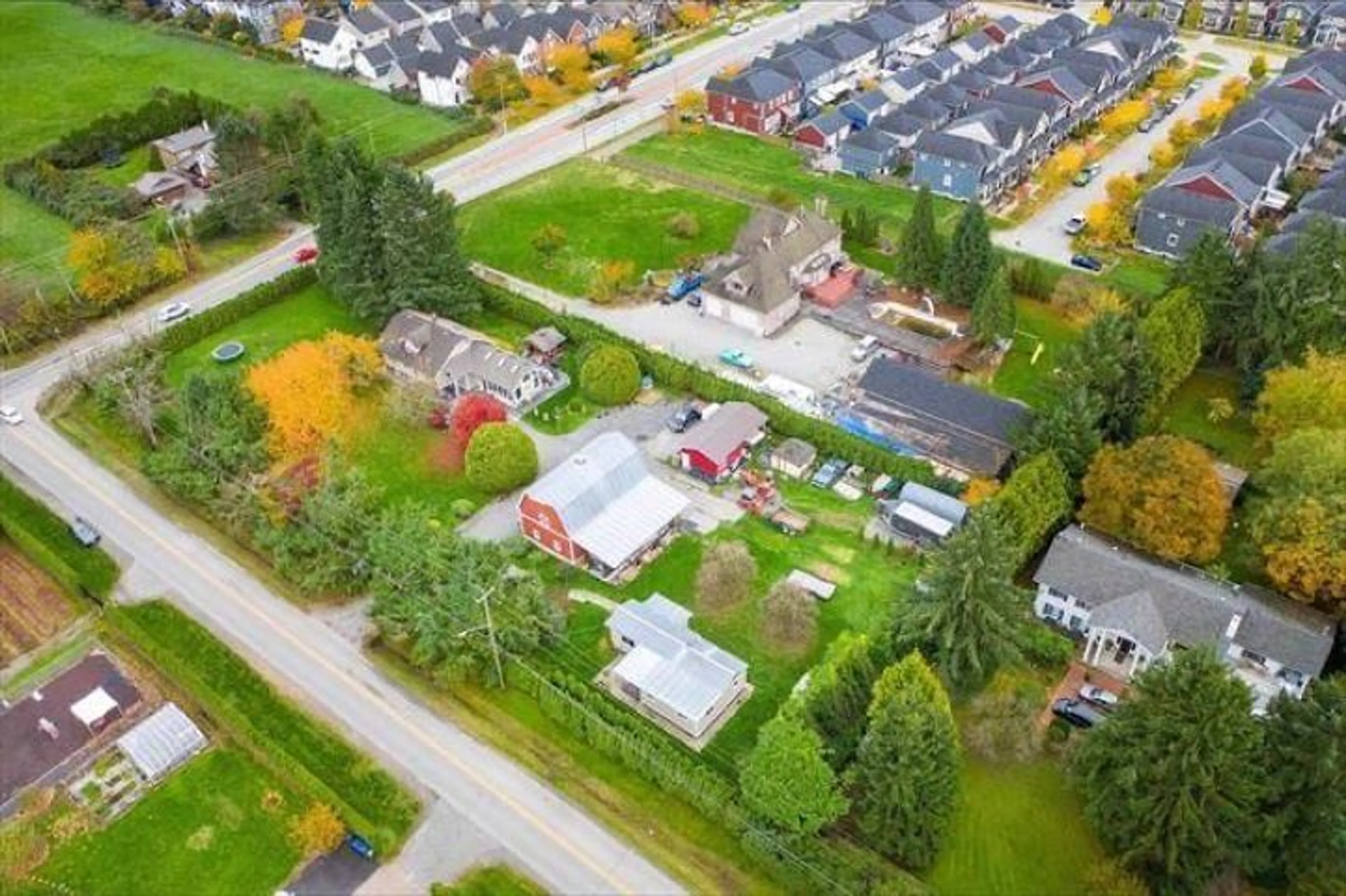 A pic from outside/outdoor area/front of a property/back of a property/a pic from drone, street for 7363 192, Surrey British Columbia V4N5Y4