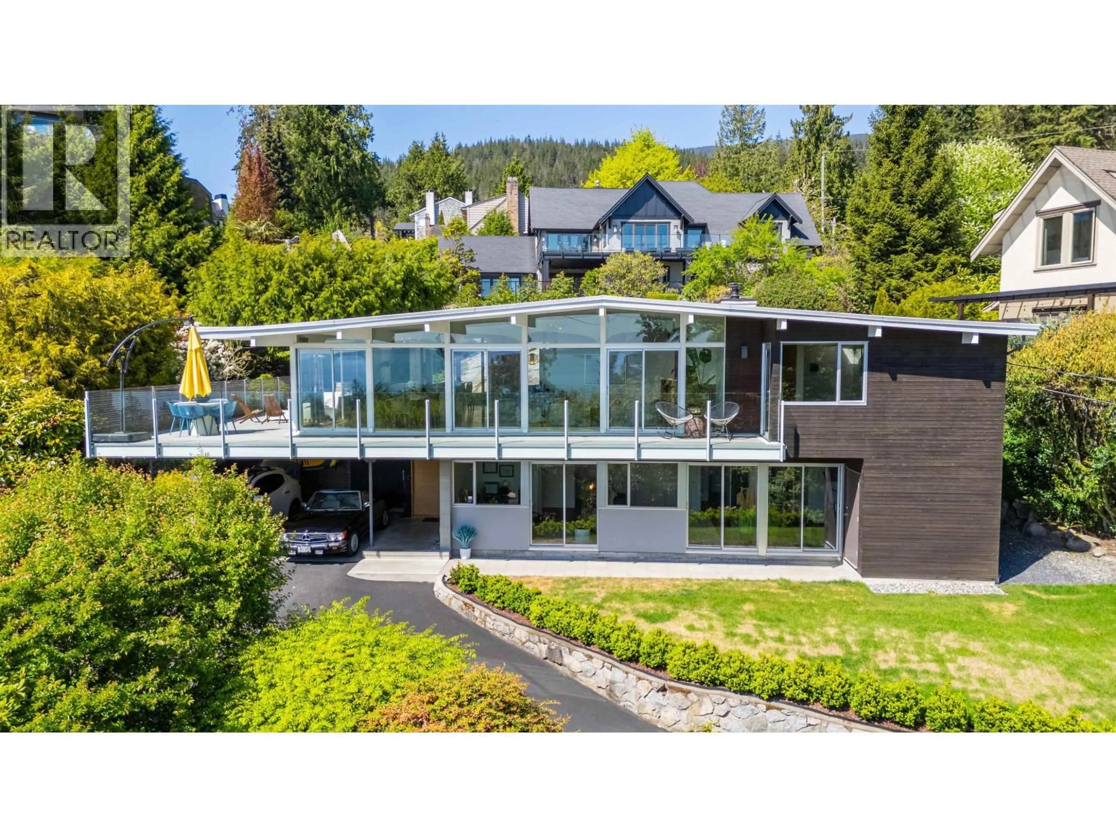 Home with vinyl exterior material, unknown for 4045 BAYRIDGE AVENUE, West Vancouver British Columbia V7V3J9