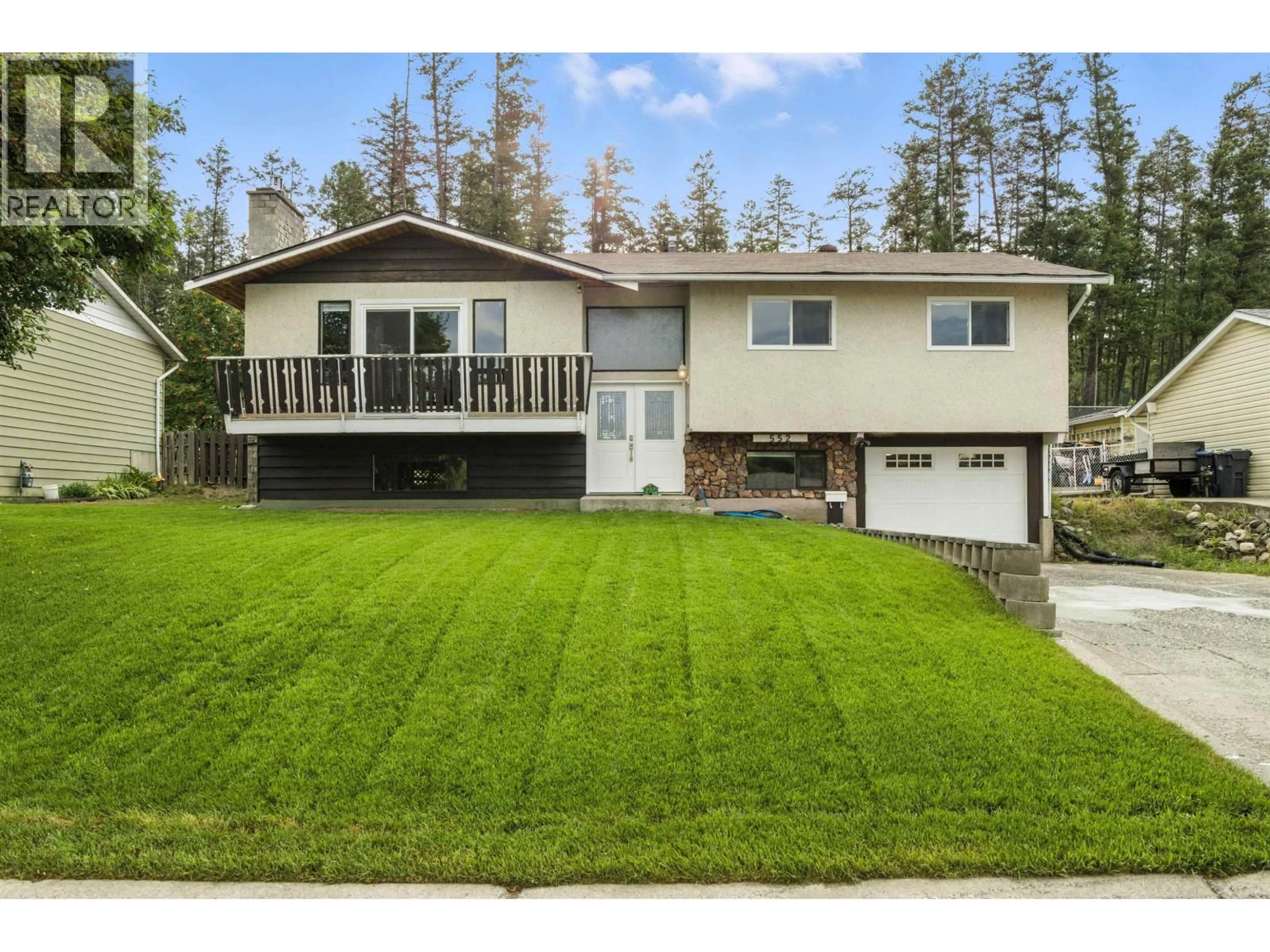 Home with vinyl exterior material, street for 552 MIDNIGHT DRIVE, Williams Lake British Columbia V2G4E3
