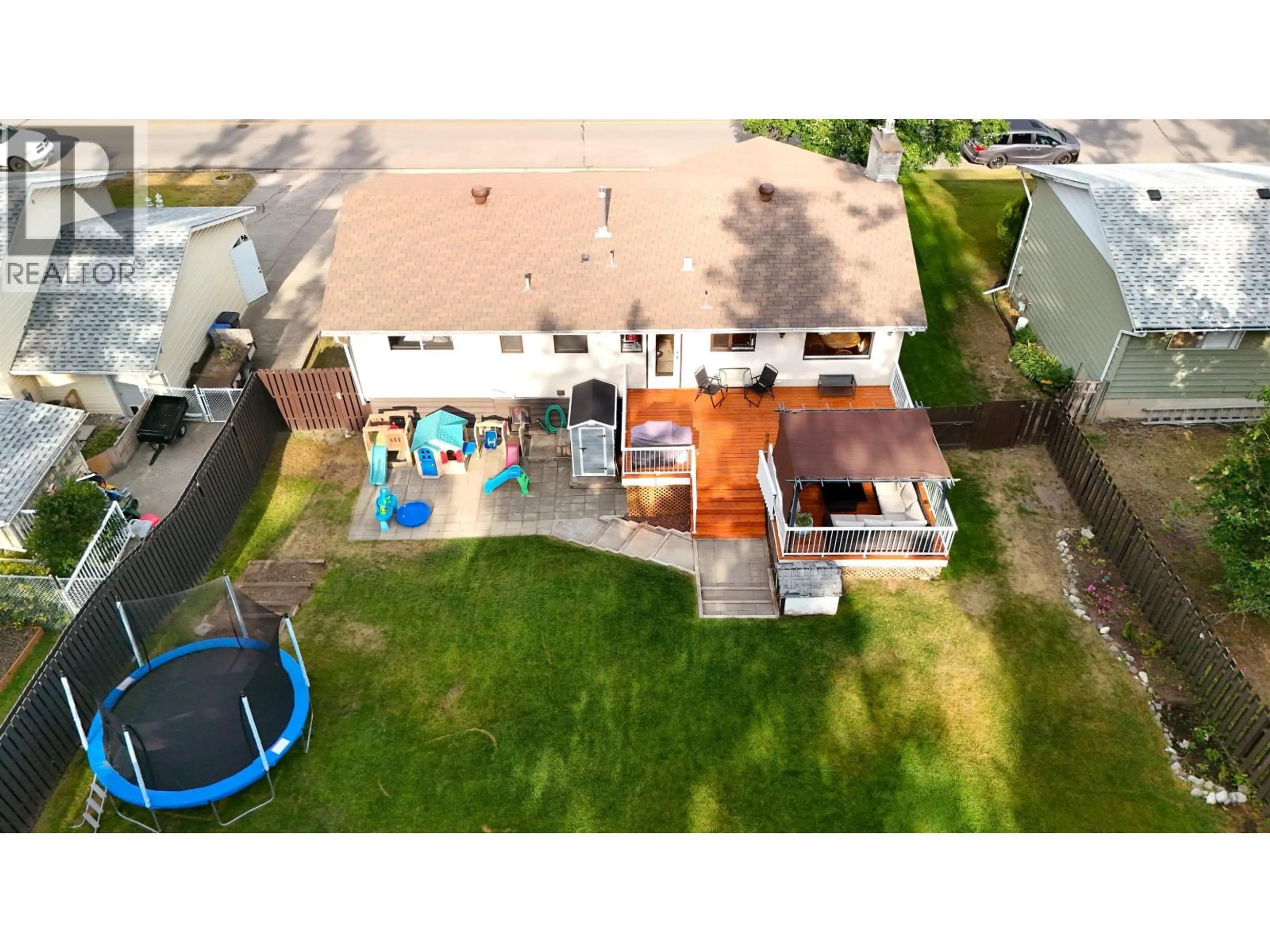A pic from outside/outdoor area/front of a property/back of a property/a pic from drone, street for 552 MIDNIGHT DRIVE, Williams Lake British Columbia V2G4E3