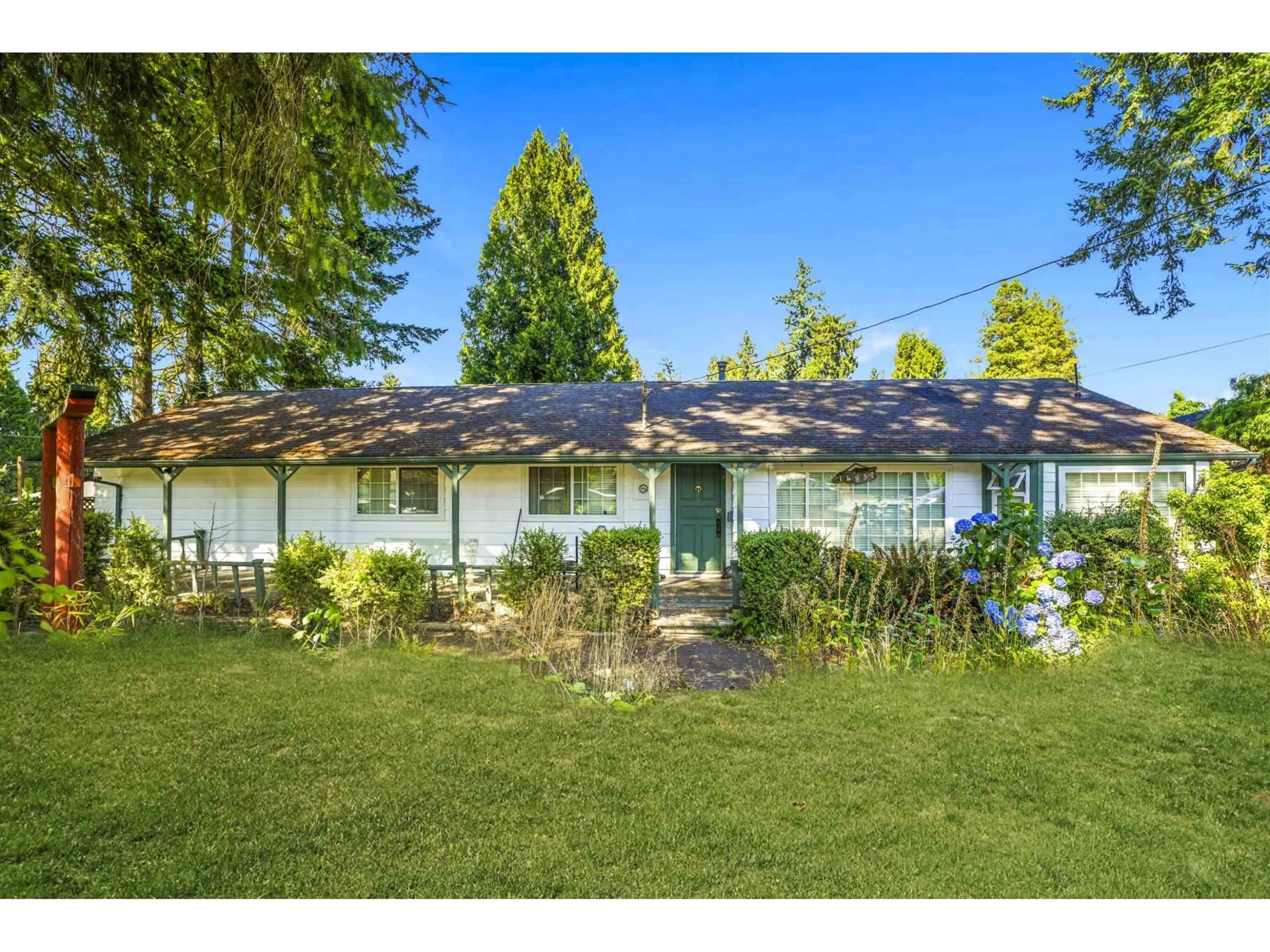 A pic from outside/outdoor area/front of a property/back of a property/a pic from drone, unknown for 14957 KEW, Surrey British Columbia V3R4Y1