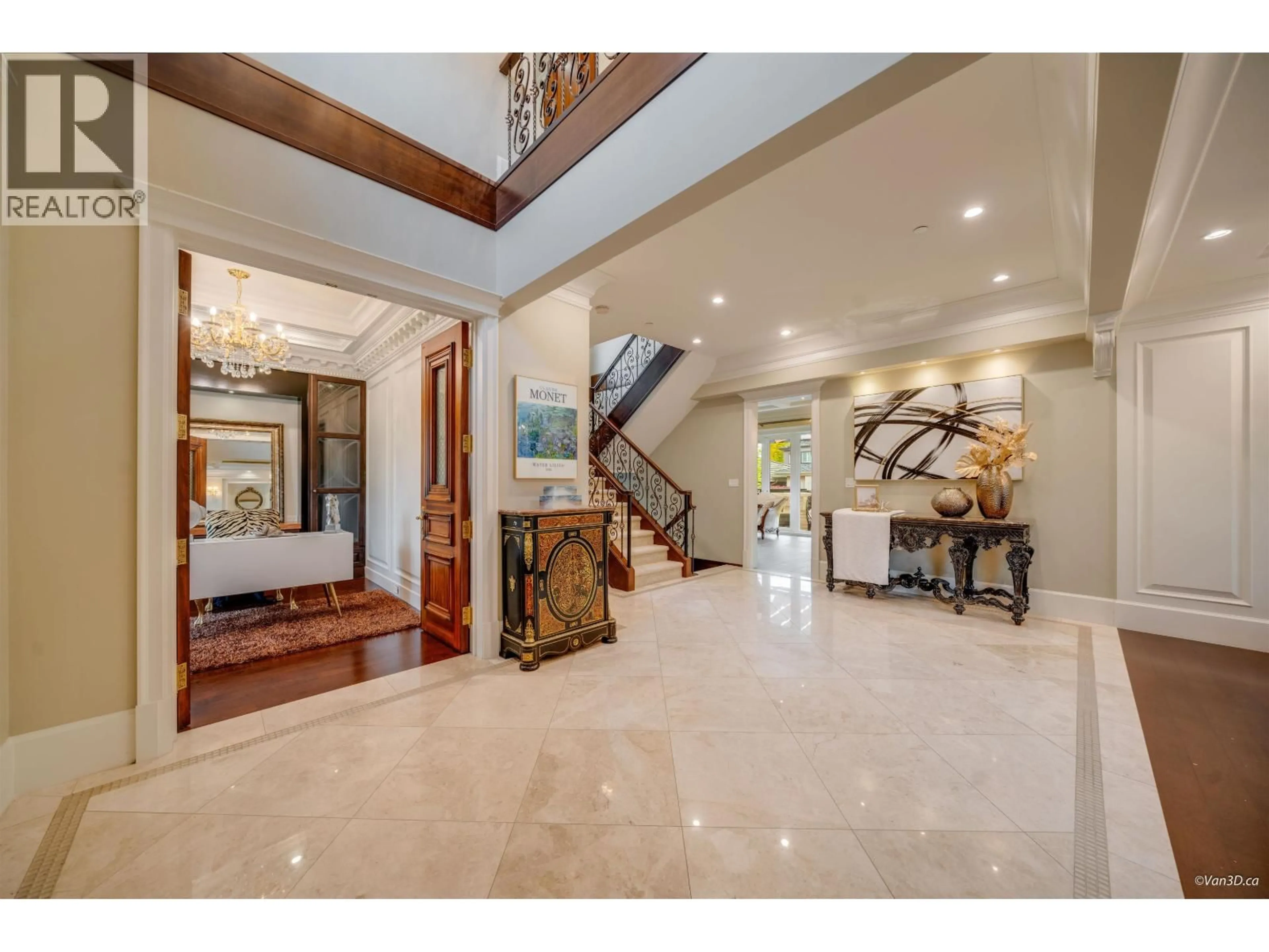 Indoor foyer for 1332 47TH AVENUE, Vancouver British Columbia V6M2L8