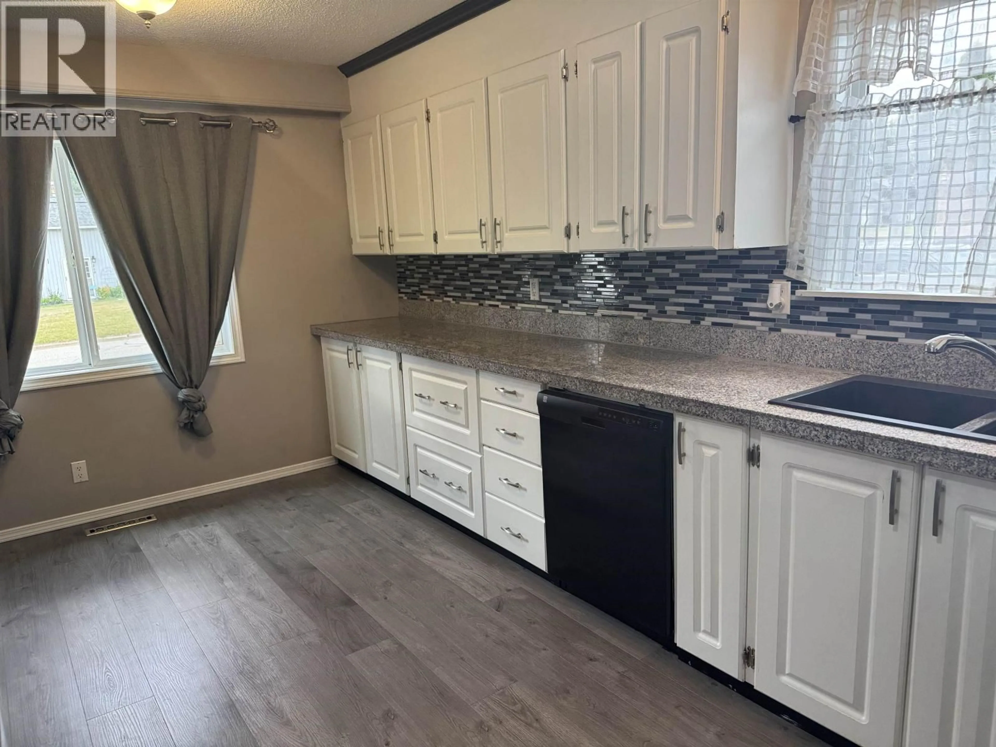 Standard kitchen, unknown for 220 CRYSDALE DRIVE, Mackenzie British Columbia V0J2C0