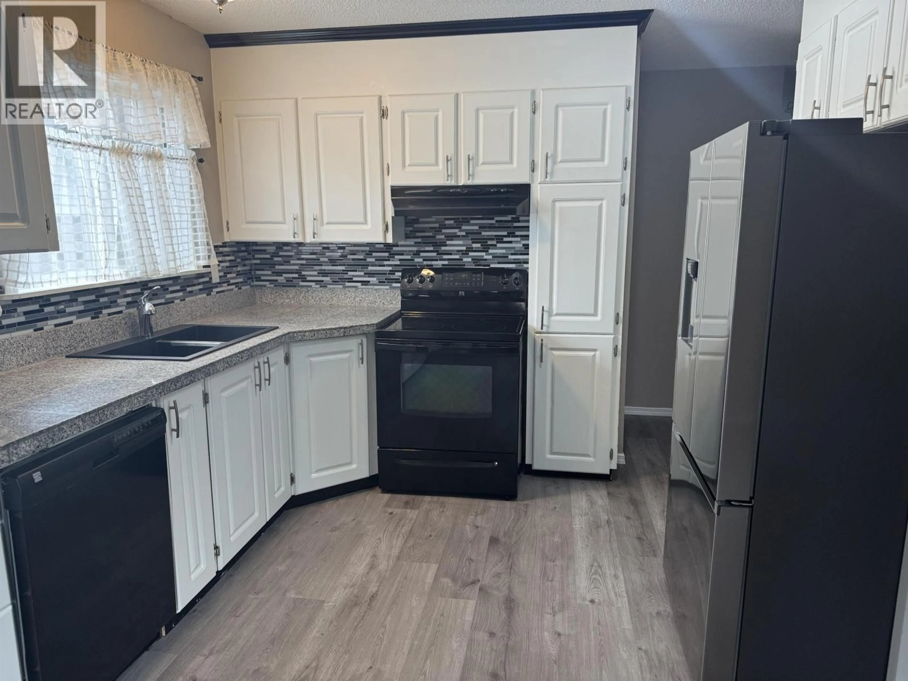 Standard kitchen, unknown for 220 CRYSDALE DRIVE, Mackenzie British Columbia V0J2C0