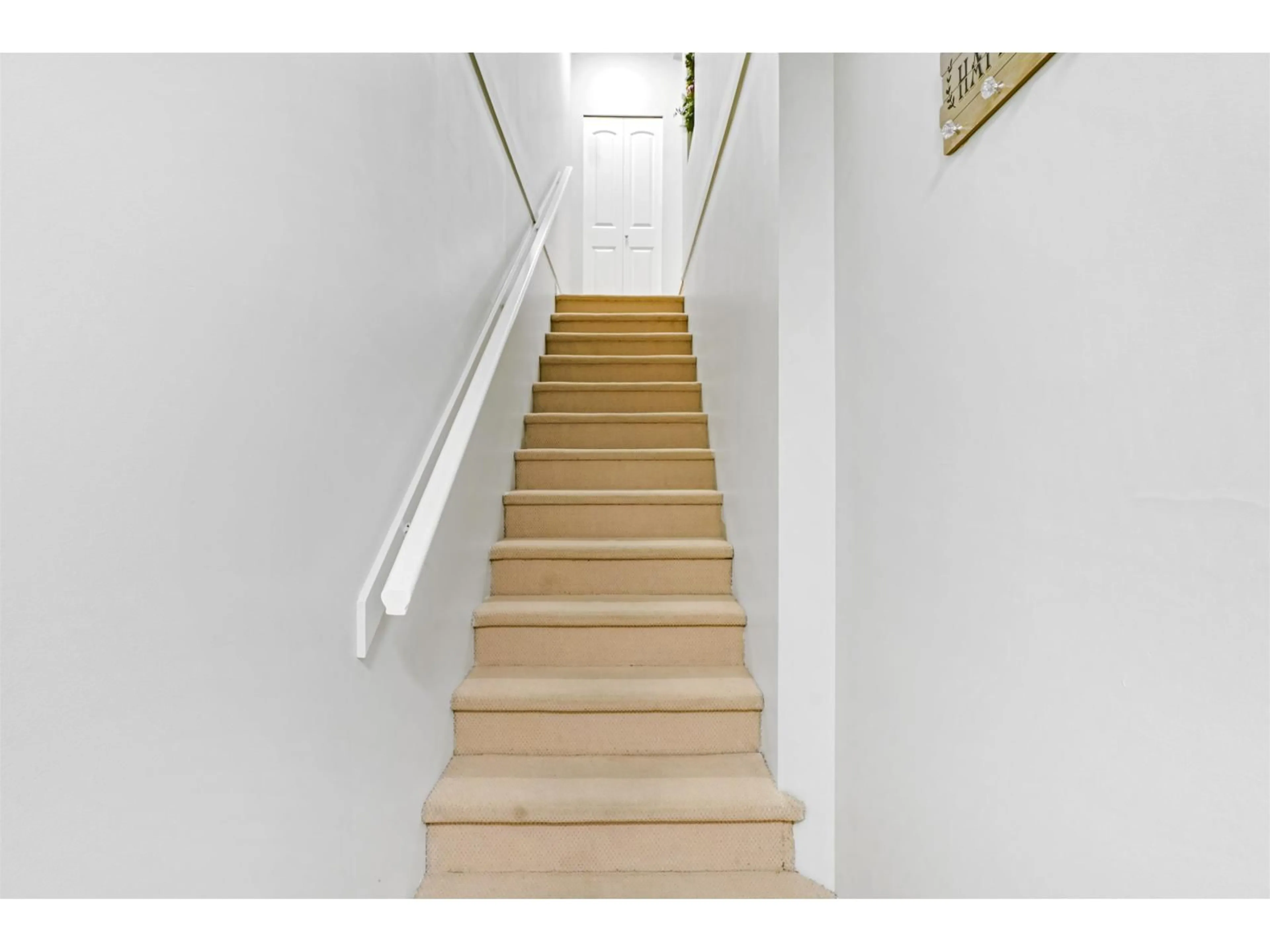 Stairs for 5 - 19455 65, Surrey British Columbia V4N0Z1