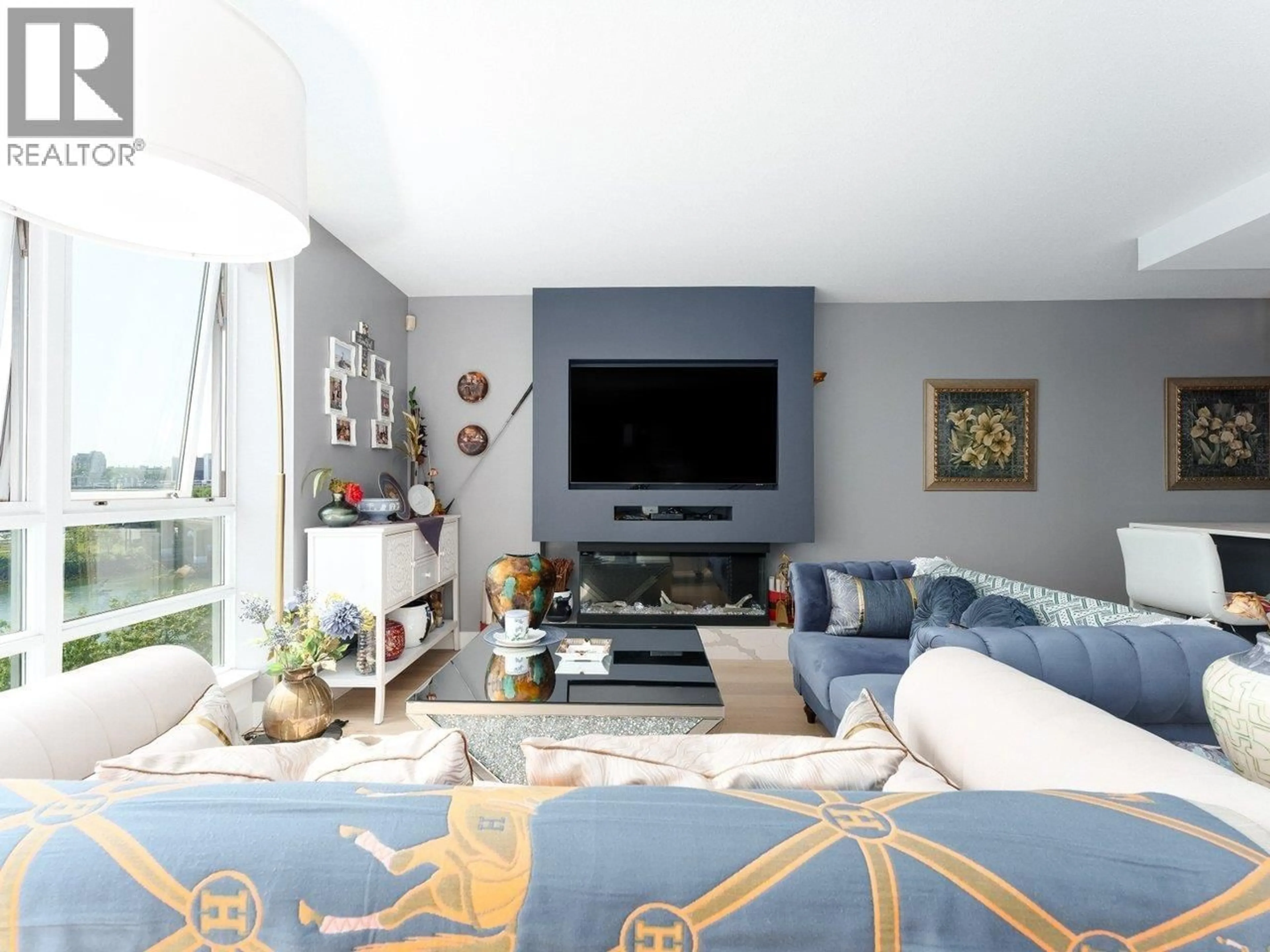 Living room with furniture, unknown for 1006 - 980 COOPERAGE WAY, Vancouver British Columbia V6B0C3