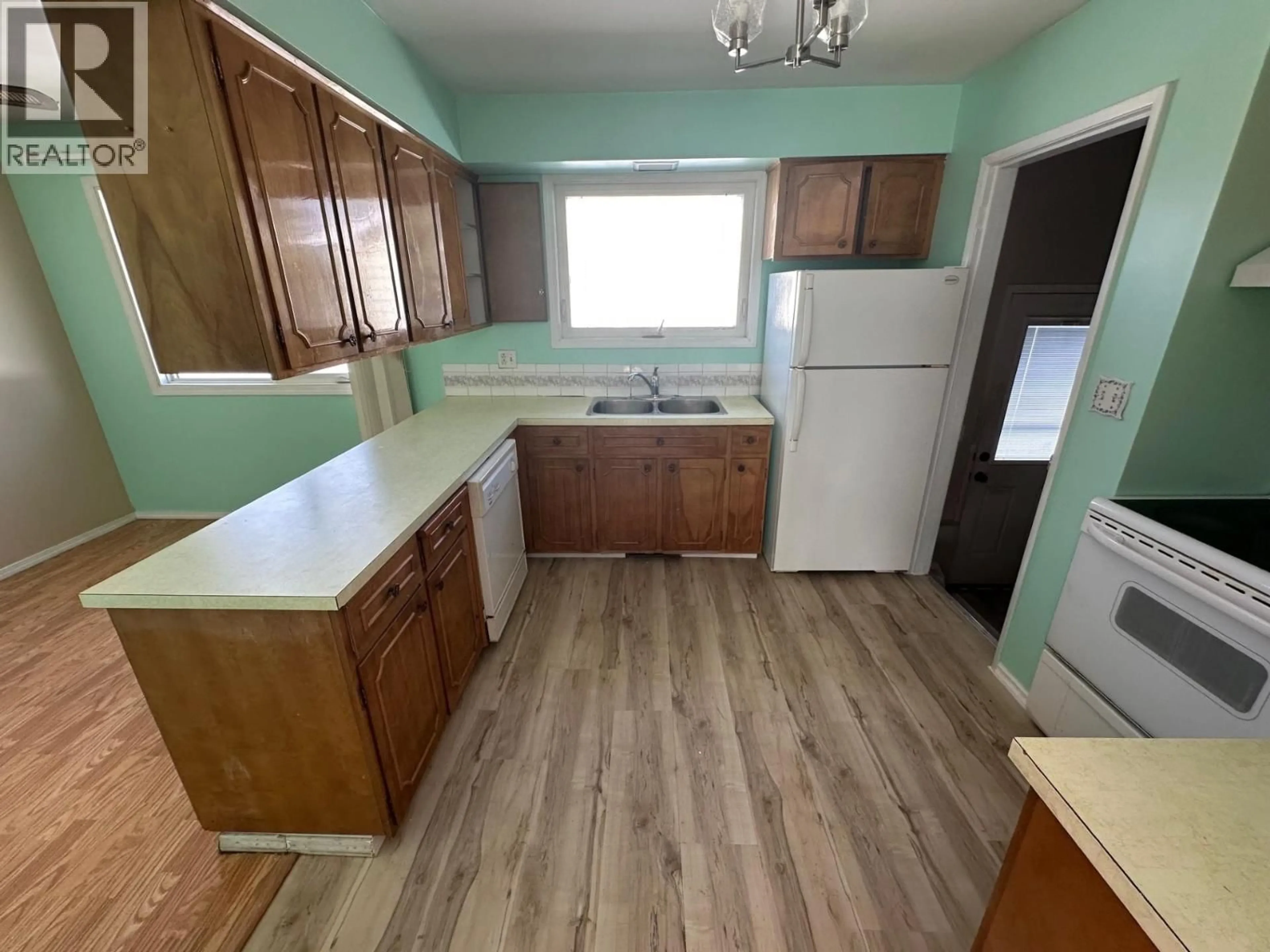 Standard kitchen, unknown for 10404 92 STREET, Fort St. John British Columbia V1J3H8