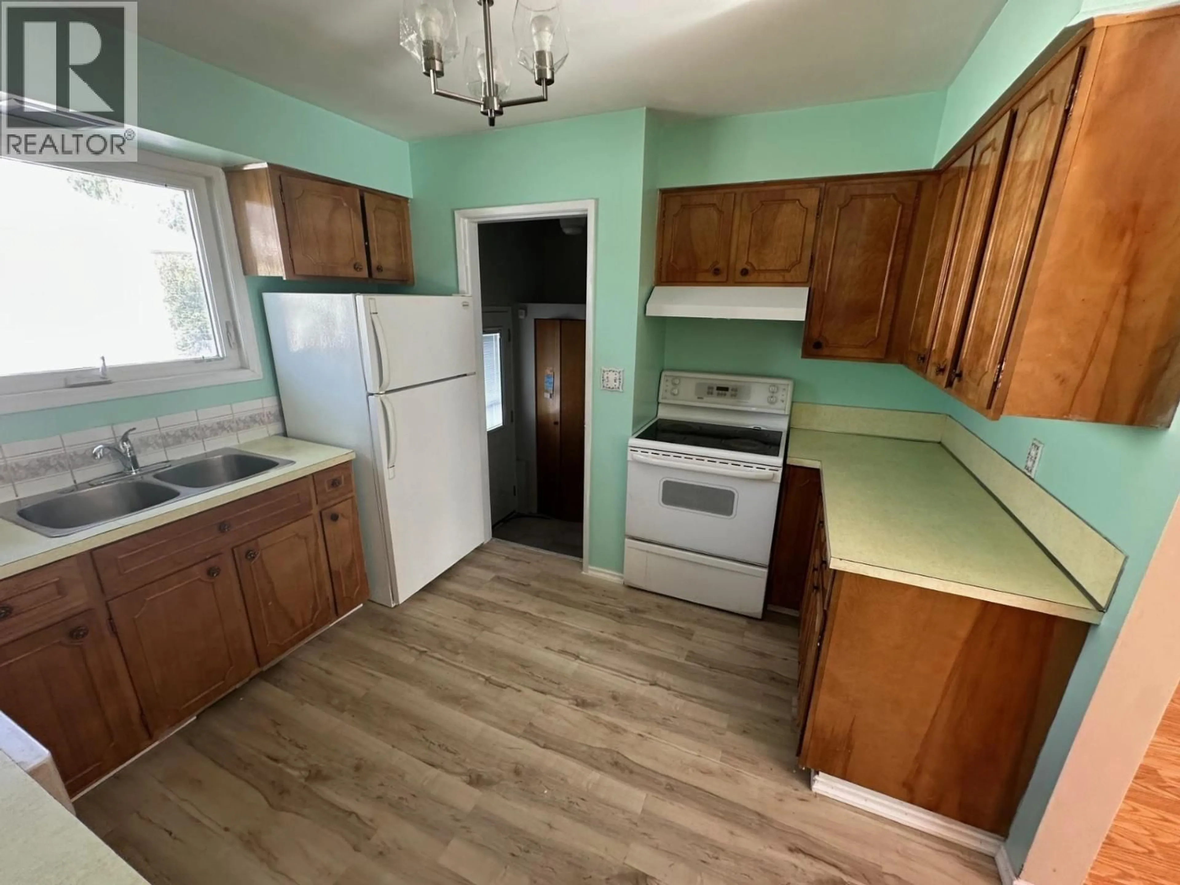 Standard kitchen, unknown for 10404 92 STREET, Fort St. John British Columbia V1J3H8
