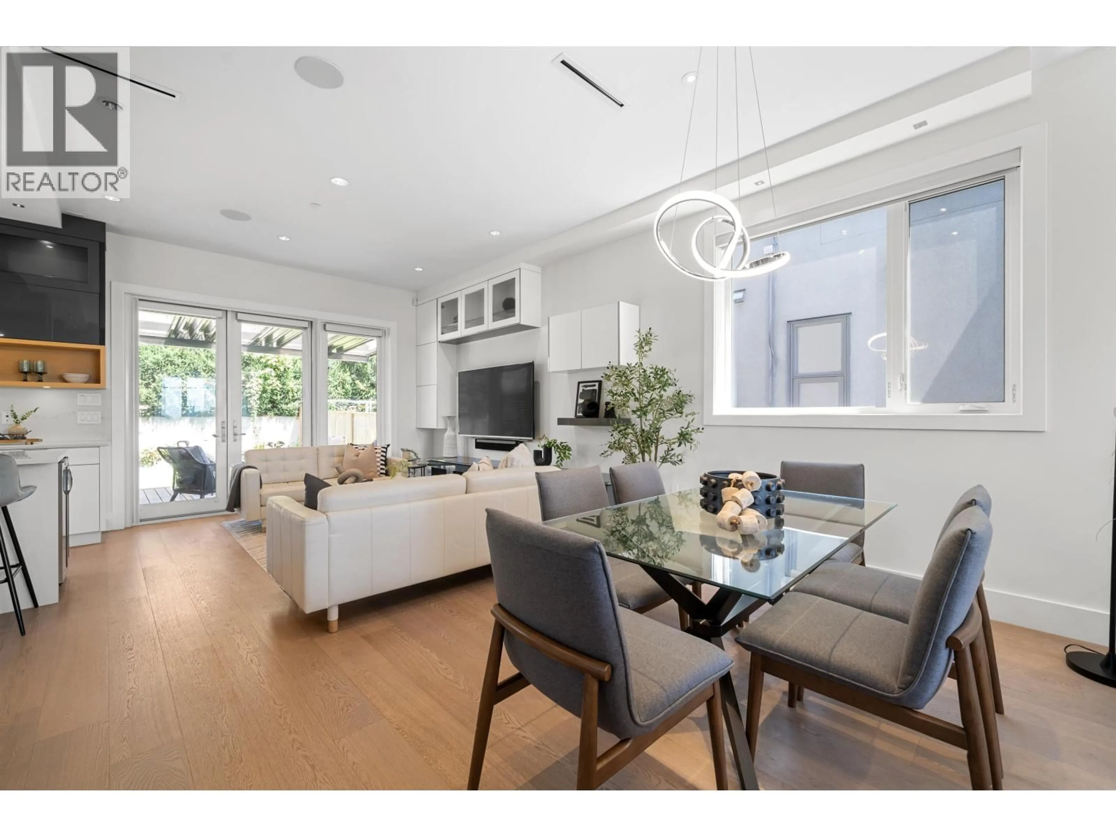 Unknown for 589 62ND AVENUE, Vancouver British Columbia V5X2G3