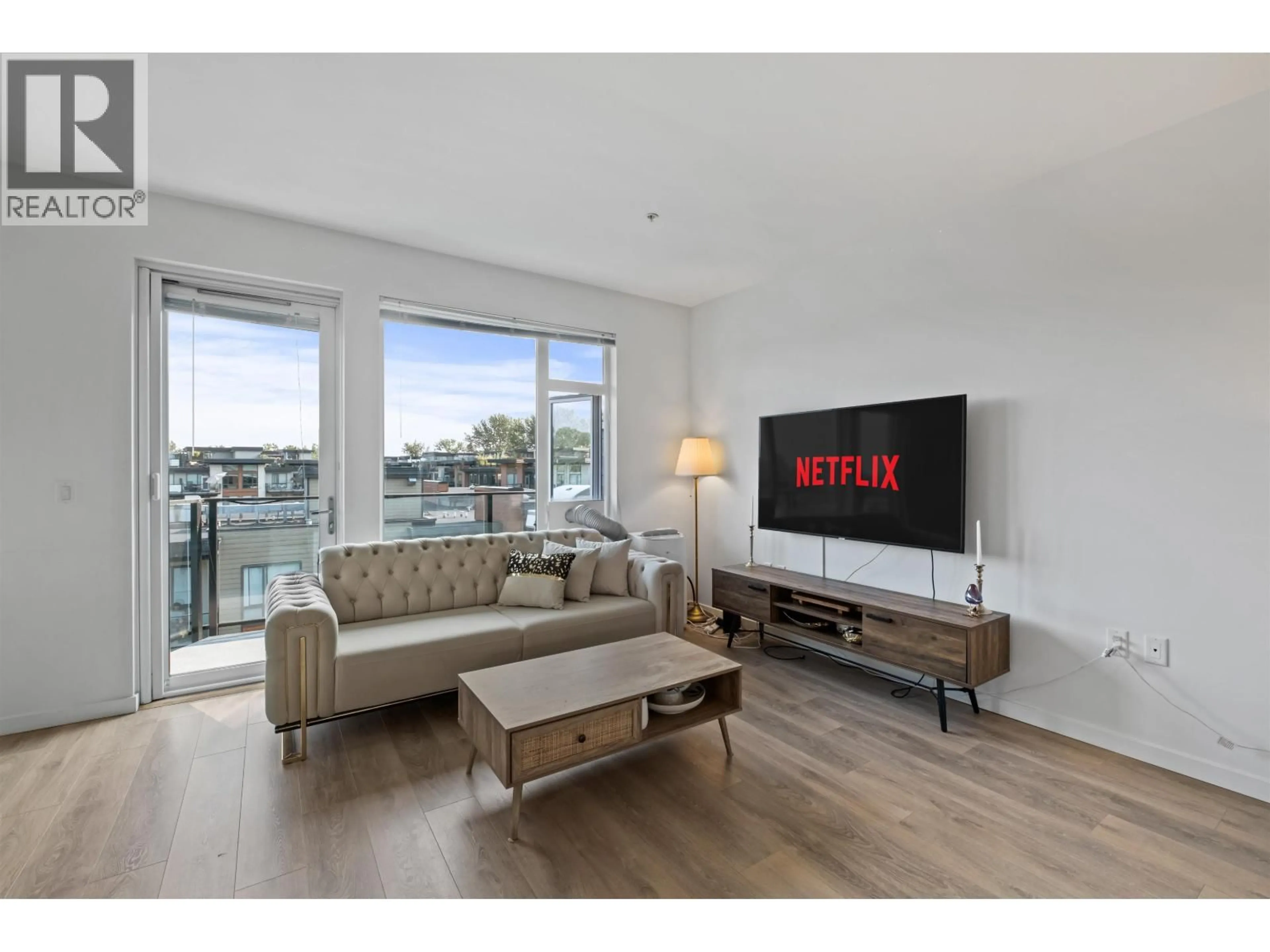 Living room with furniture, unknown for 505 - 725 MARINE DRIVE, North Vancouver British Columbia V7M0G2