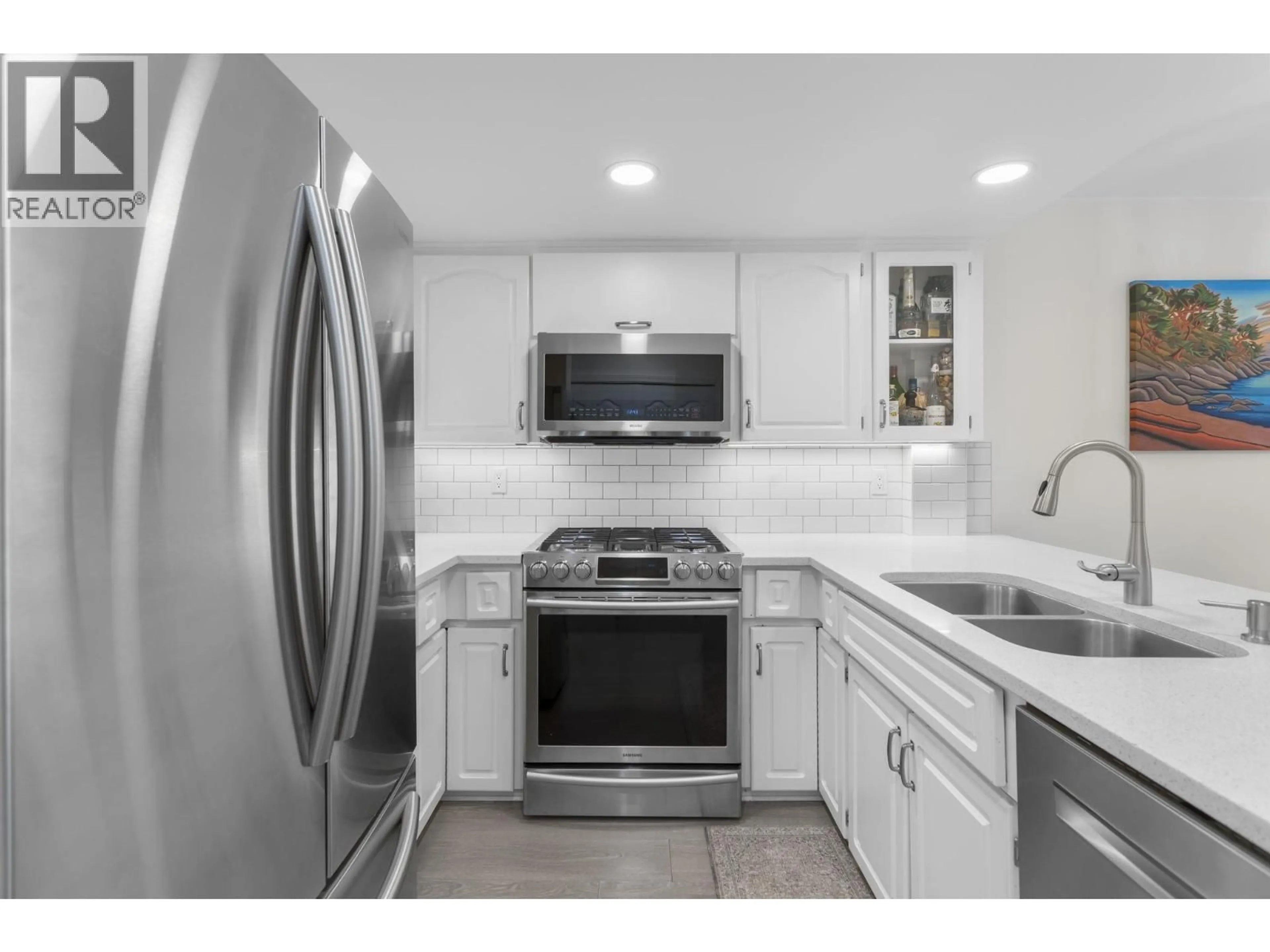 Standard kitchen, ceramic/tile floor for 8572 WILDERNESS COURT, Burnaby British Columbia V5A4B2