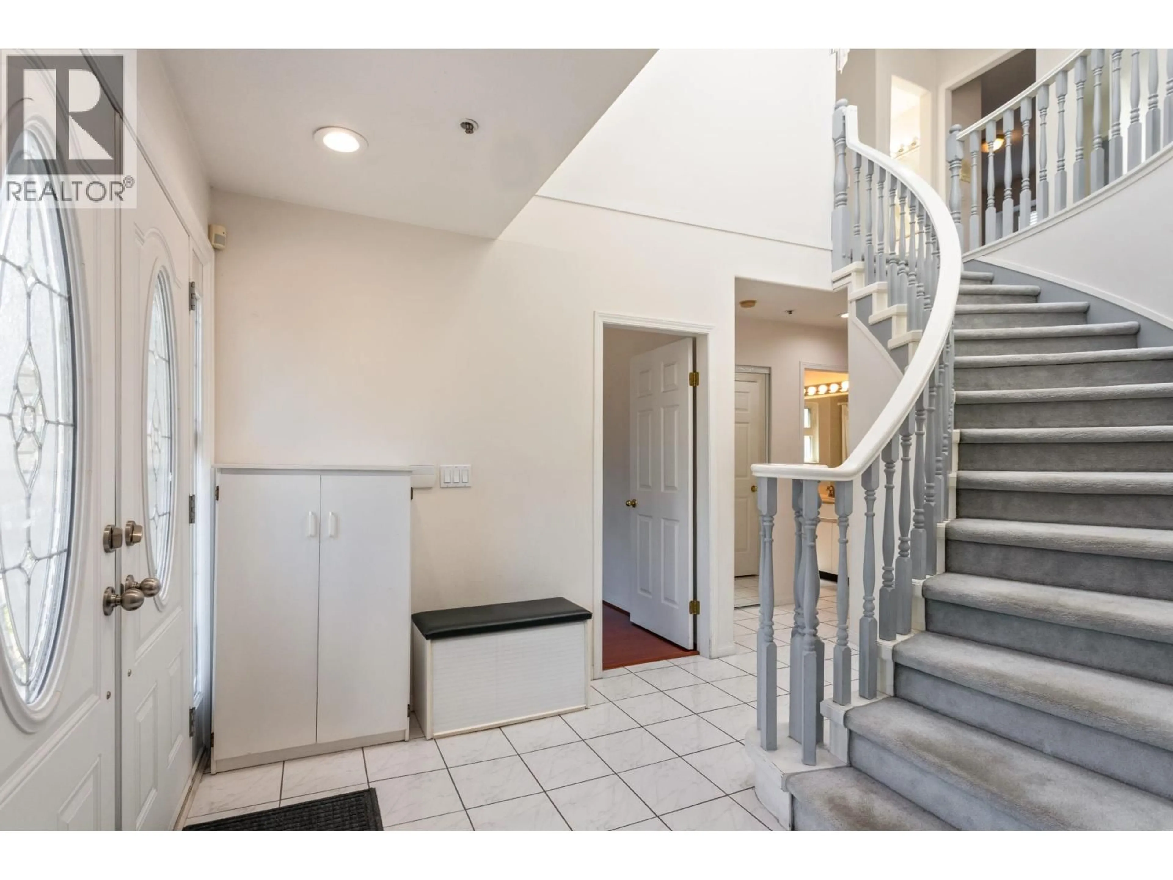 Indoor foyer for 4955 INVERNESS STREET, Vancouver British Columbia V5W3N7